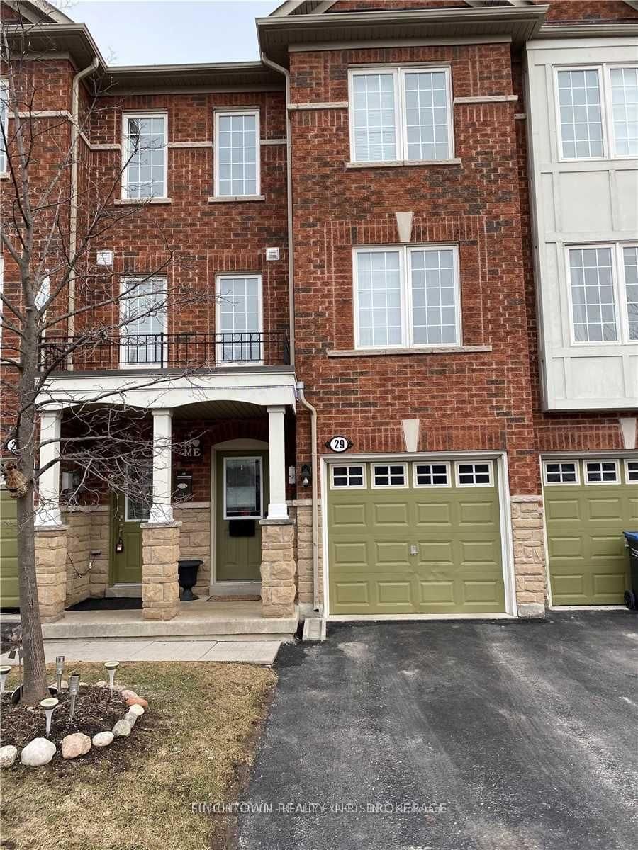 Townhouse for lease at 29 Denison Avenue, Brampton, Downtown Brampton, L6X 0H2 - MLS: W11984076