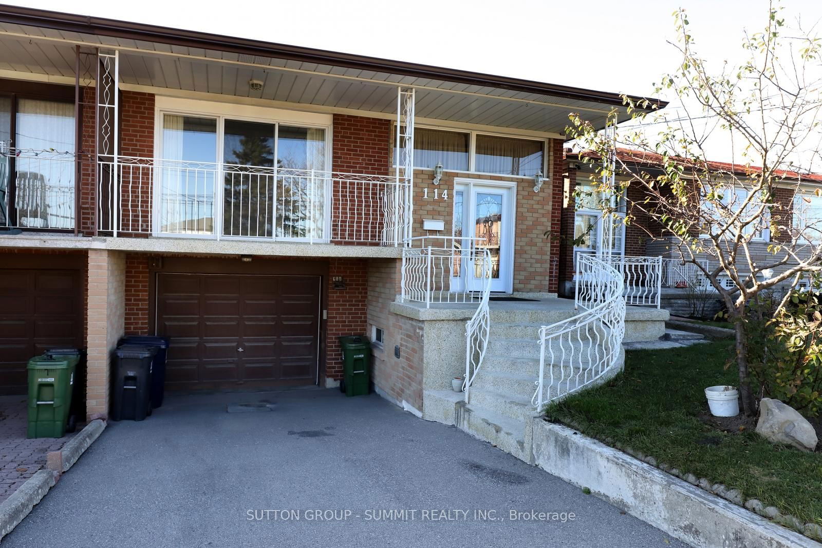 Semi-Detached House leased at MAIN LEVEL-114 Hullmar Drive, Toronto, Black Creek, M3N 2E6 - MLS: W11984108