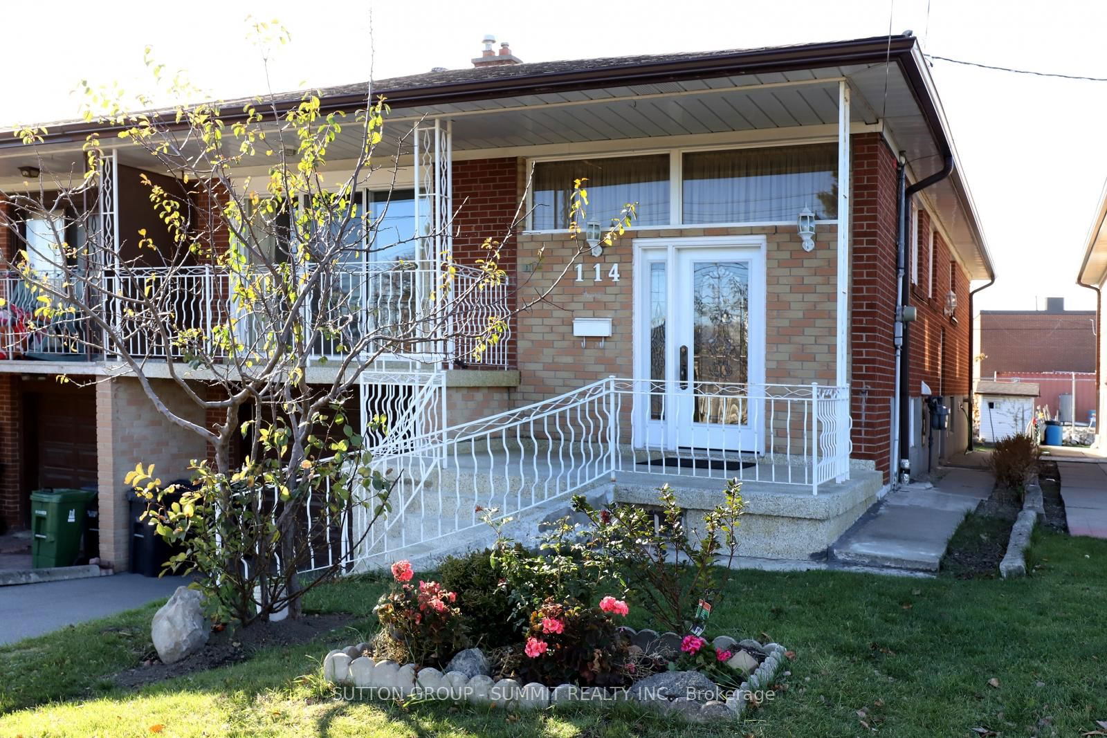 Semi-Detached House leased at MAIN LEVEL-114 Hullmar Drive, Toronto, Black Creek, M3N 2E6 - MLS: W11984108