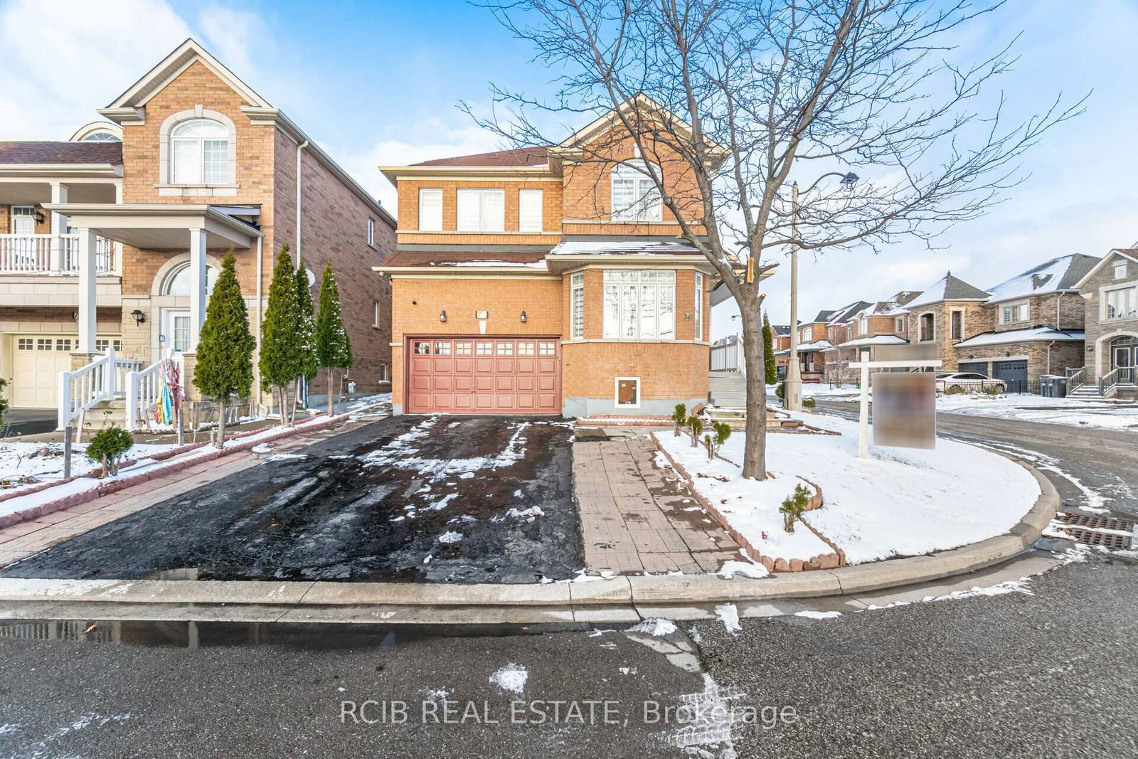 Detached House for sale at 71 Maple Valley Street, Brampton, Bram East, L6P 2H3 - MLS: W11984114