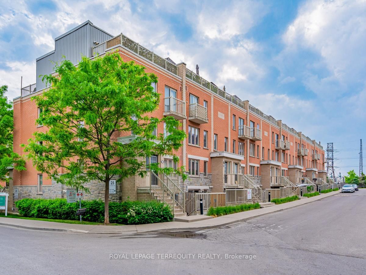 Townhouse for lease at 141-25 Turntable Crescent, Toronto, Dovercourt-Wallace Emerson-Junction, M6H 4K8 - MLS: W11984405