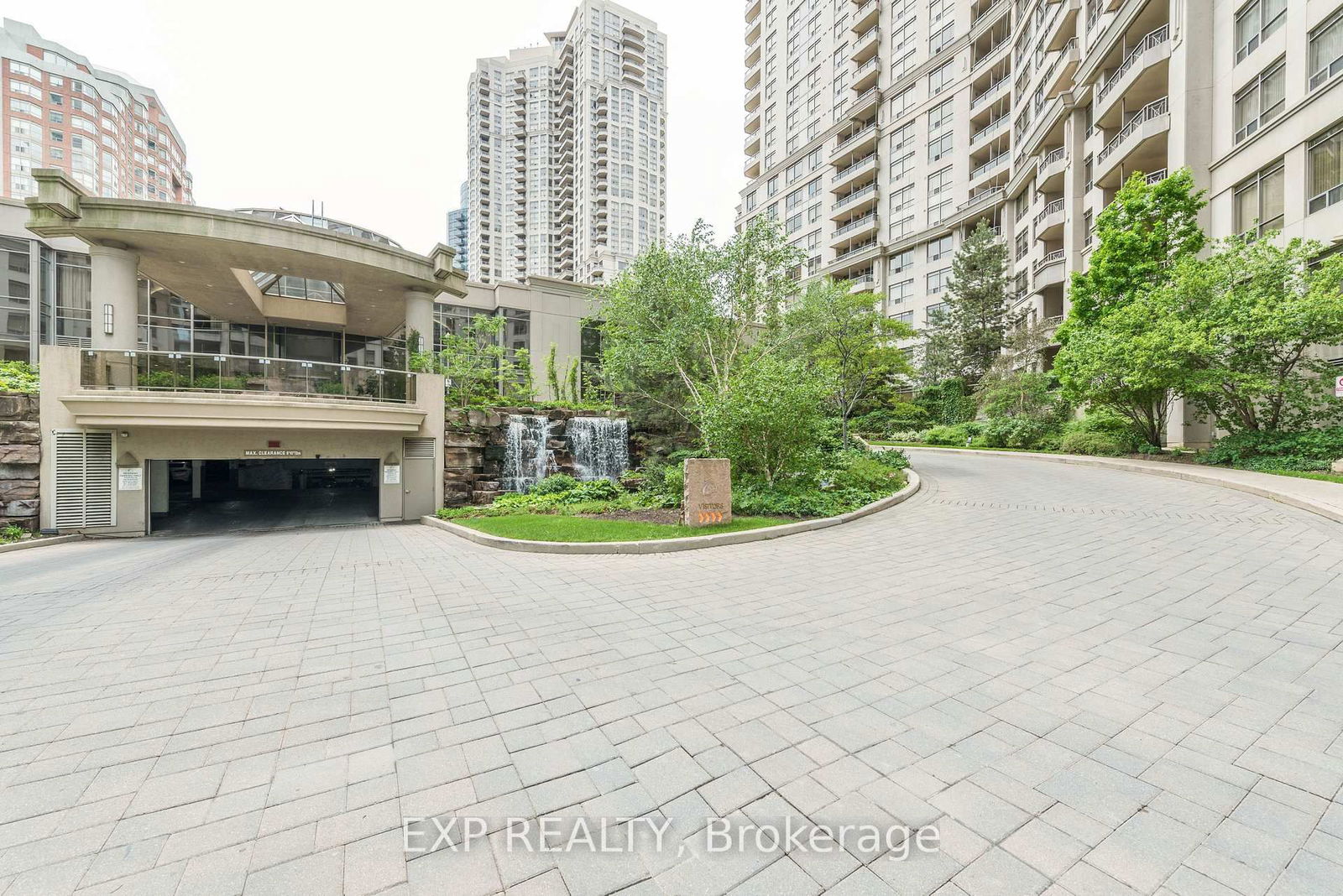 Condo for sale at 121-3888 Duke Of York Boulevard, Mississauga, City Centre, L5B 4P5 - MLS: W11984723