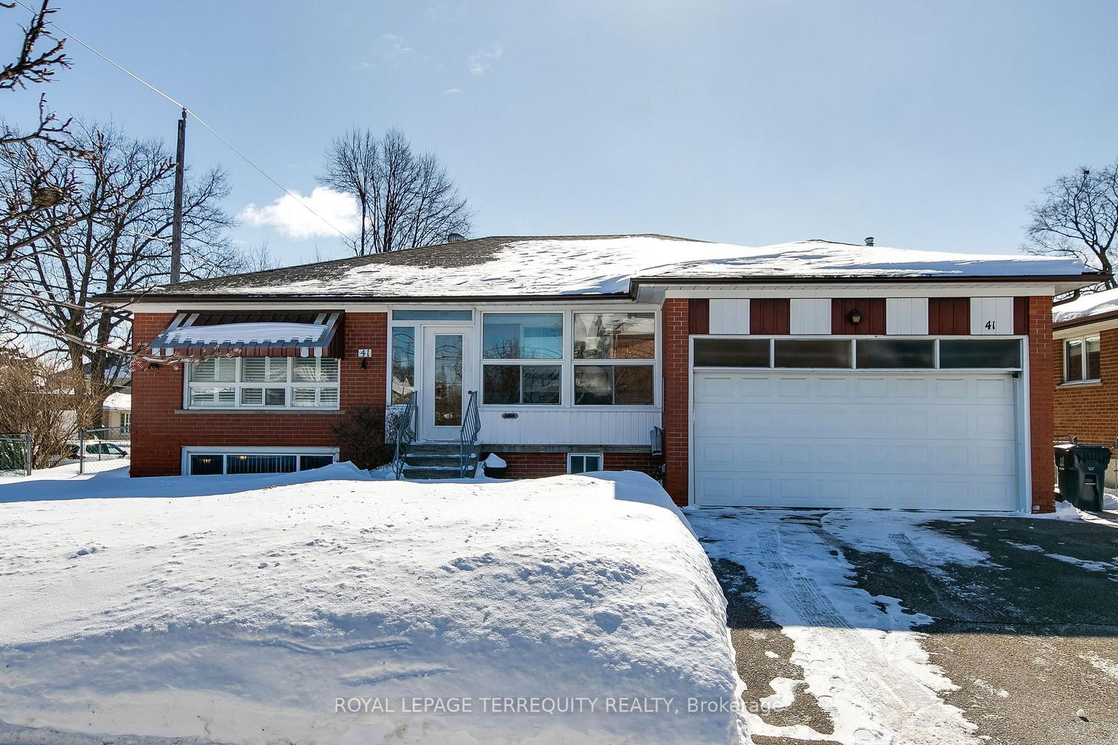 Detached House sold at 41 Whitfield Avenue, Toronto, Humber Summit, M9L 1G4 - MLS: W11984752