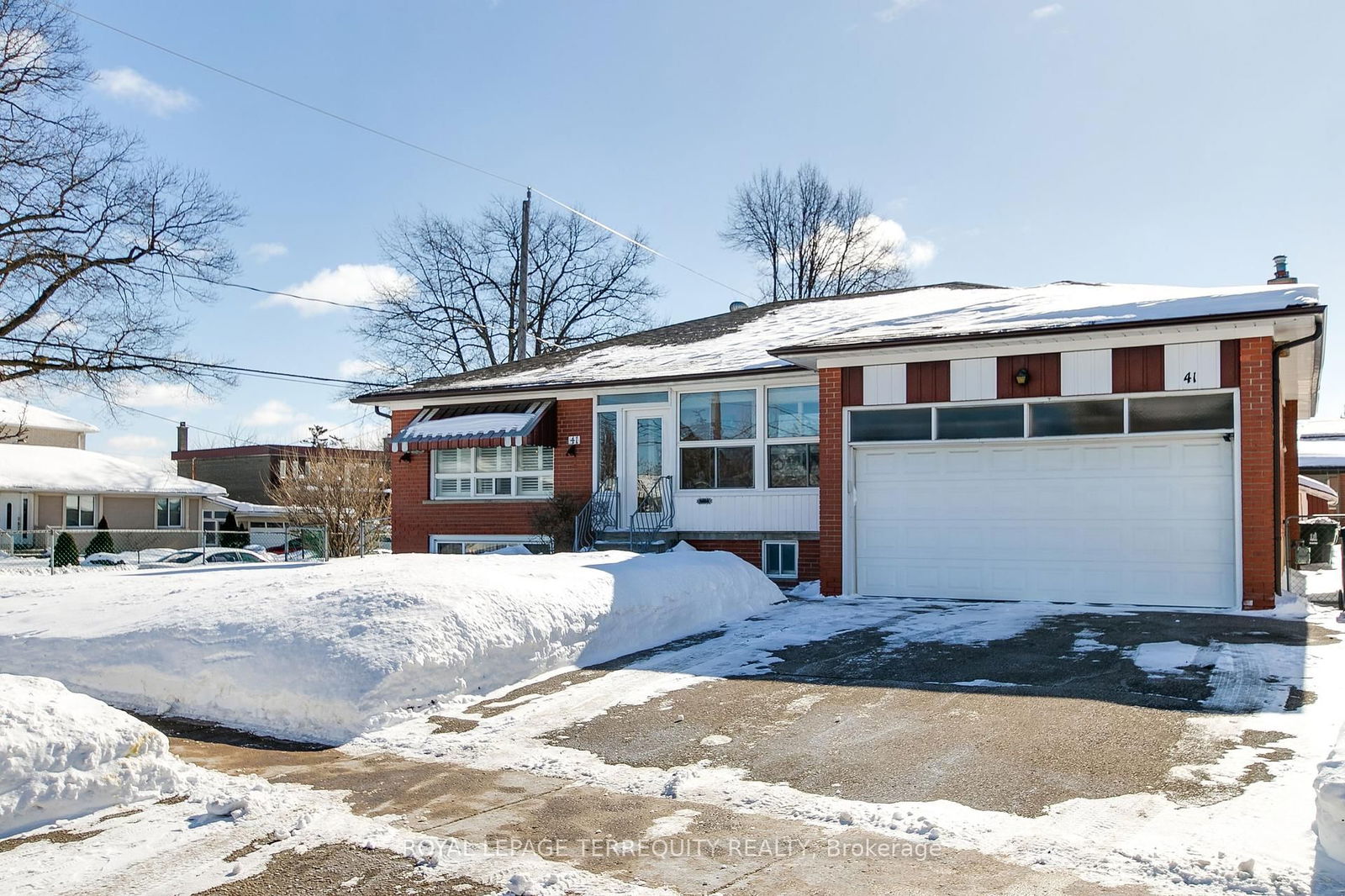 Detached House sold at 41 Whitfield Avenue, Toronto, Humber Summit, M9L 1G4 - MLS: W11984752