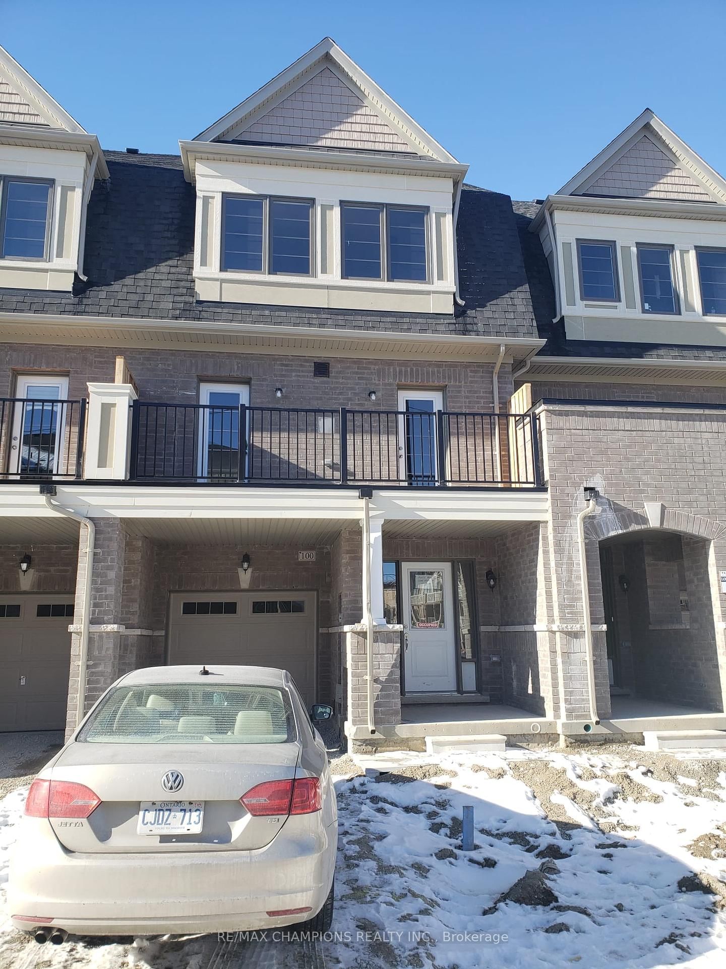 Townhouse for lease at 100 Fruitvale Circle, Brampton, Northwest Brampton, L7A 5B9 - MLS: W11984979