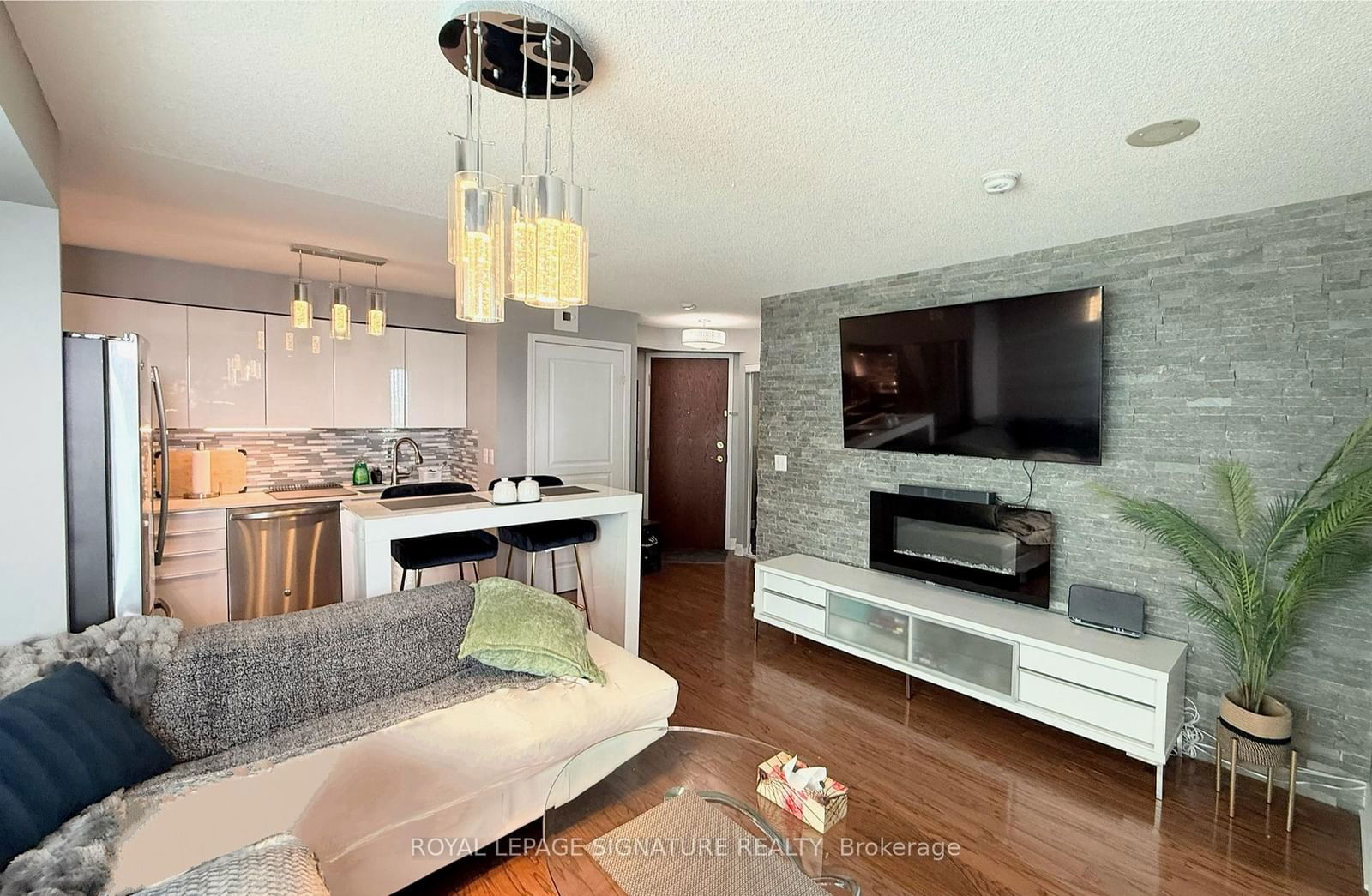 Condo for lease at 610-2545 Erin Centre Boulevard, Mississauga, Central Erin Mills, L5M 6Z9 - MLS: W11984996