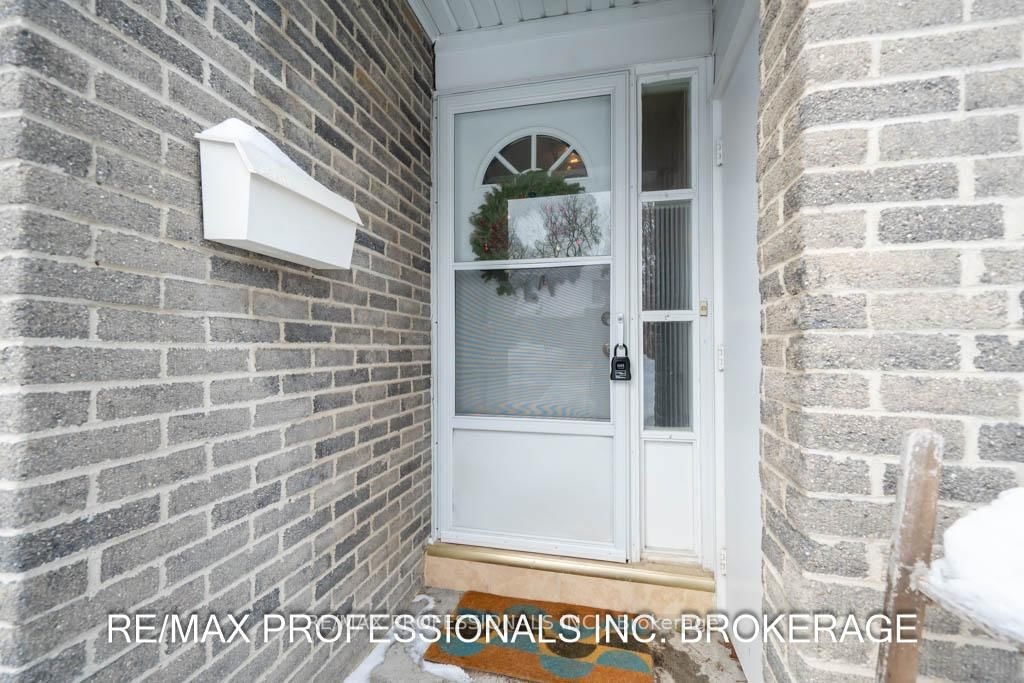 Townhouse for sale at 54-2440 Bromsgrove Road, Mississauga, Clarkson, L5J 4J7 - MLS: W11985007