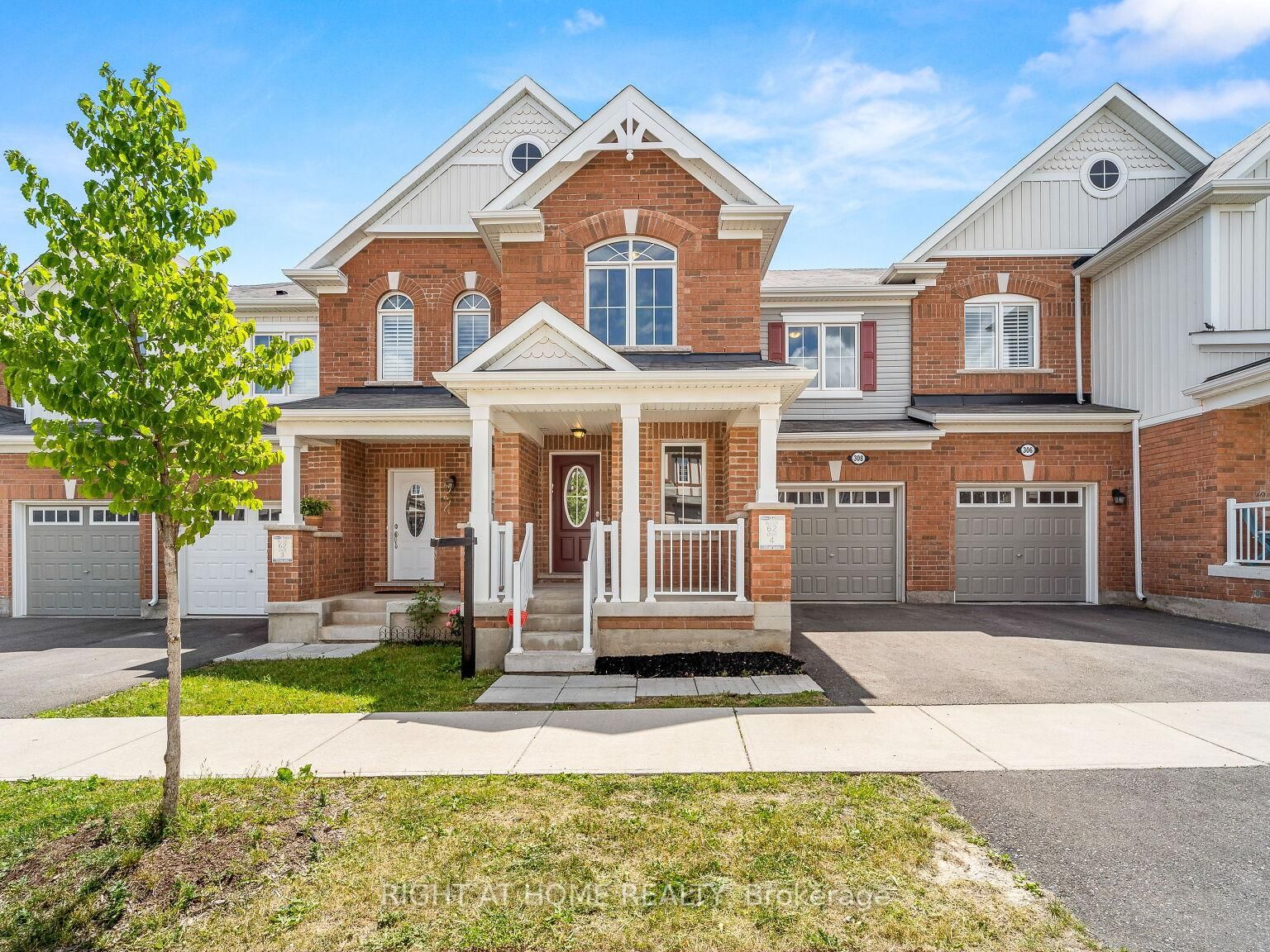 Townhouse sold at 308 Jean Landing, Milton, Ford, L9E 1C6 - MLS: W11985242