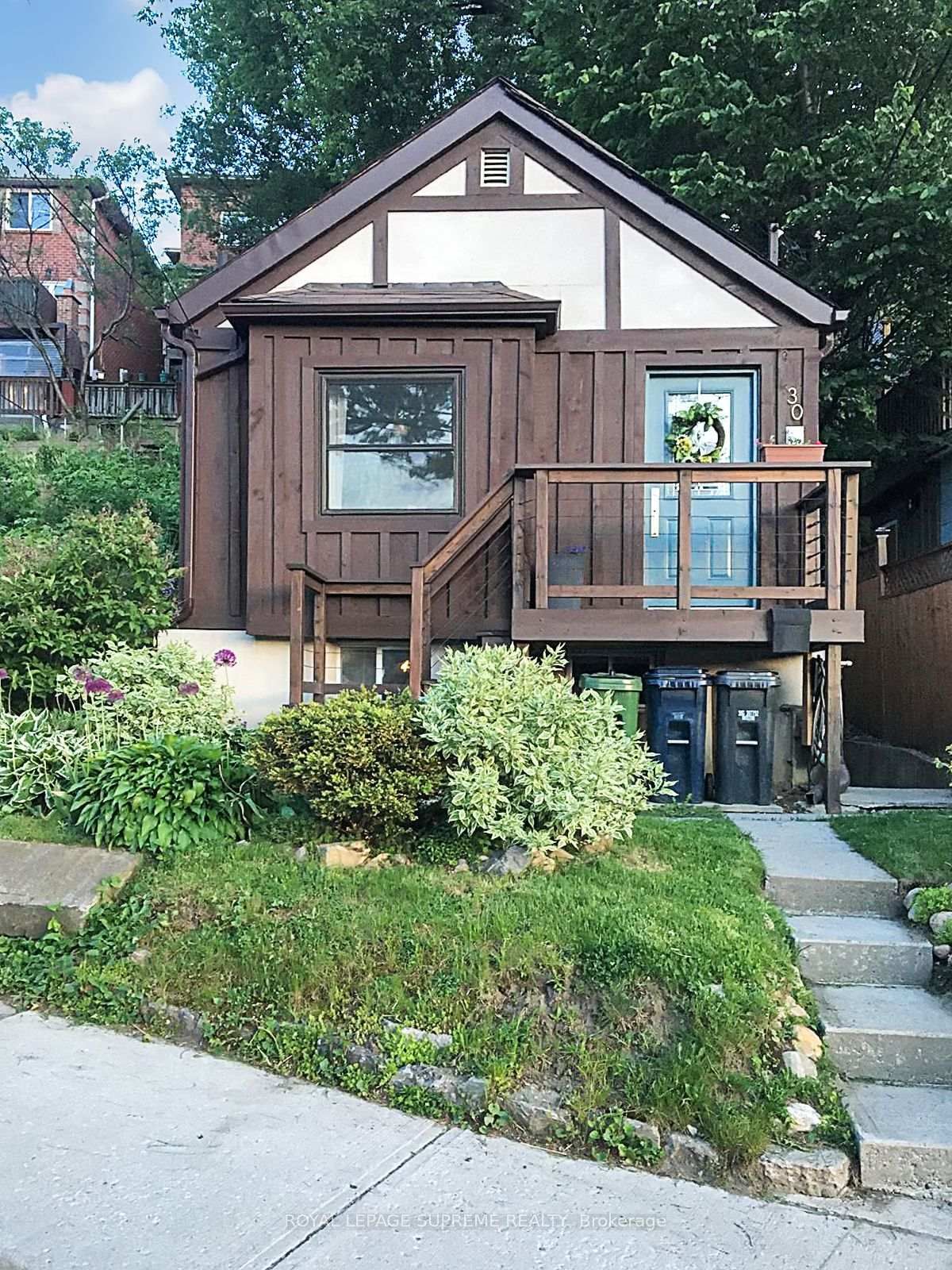 Detached House for sale at 30 Ennerdale Road, Toronto, Caledonia-Fairbank, M6E 4C3 - MLS: W11985317