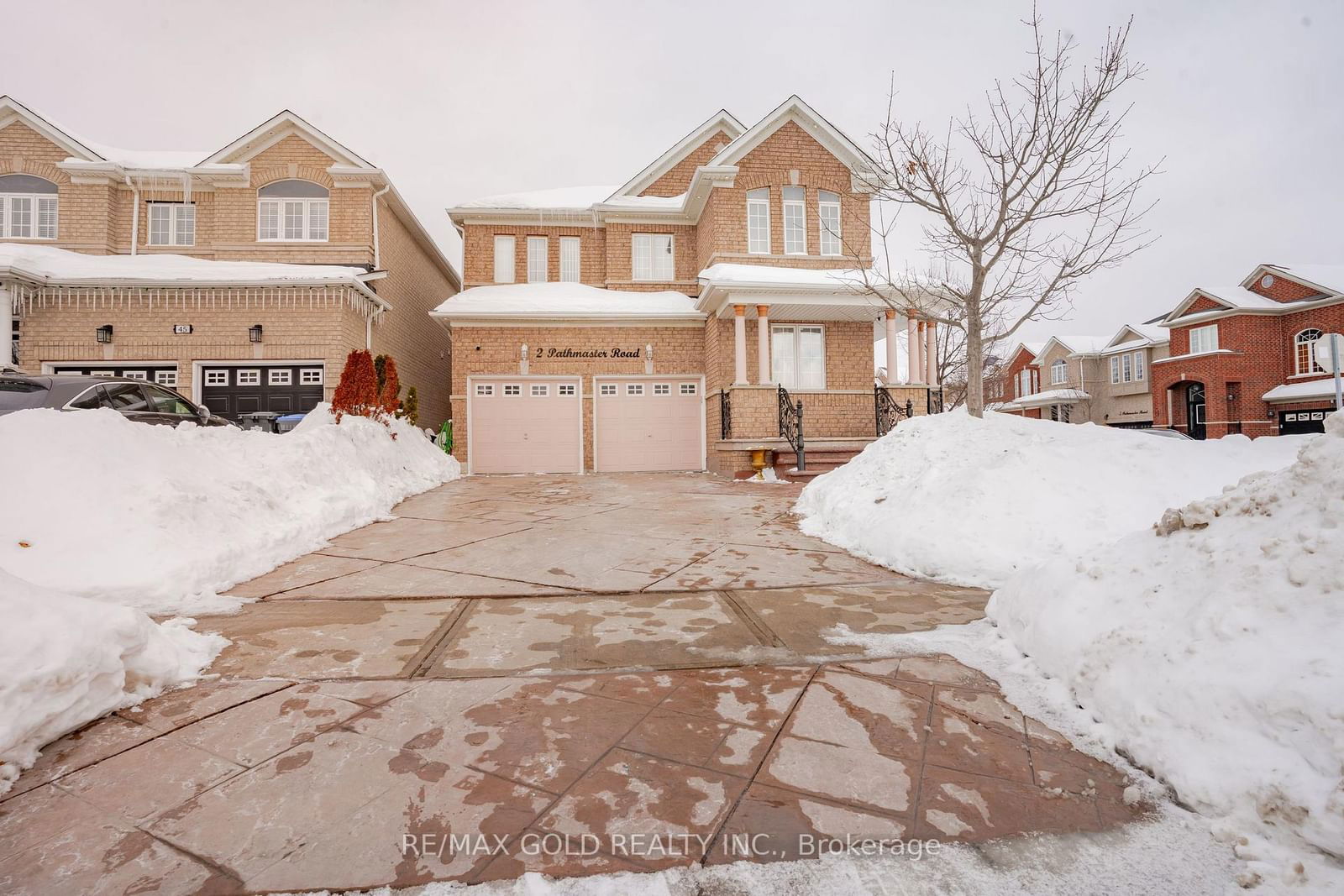 Detached House for sale at 2 Pathmaster Road, Brampton, Bram East, L6P 2G9 - MLS: W11985328