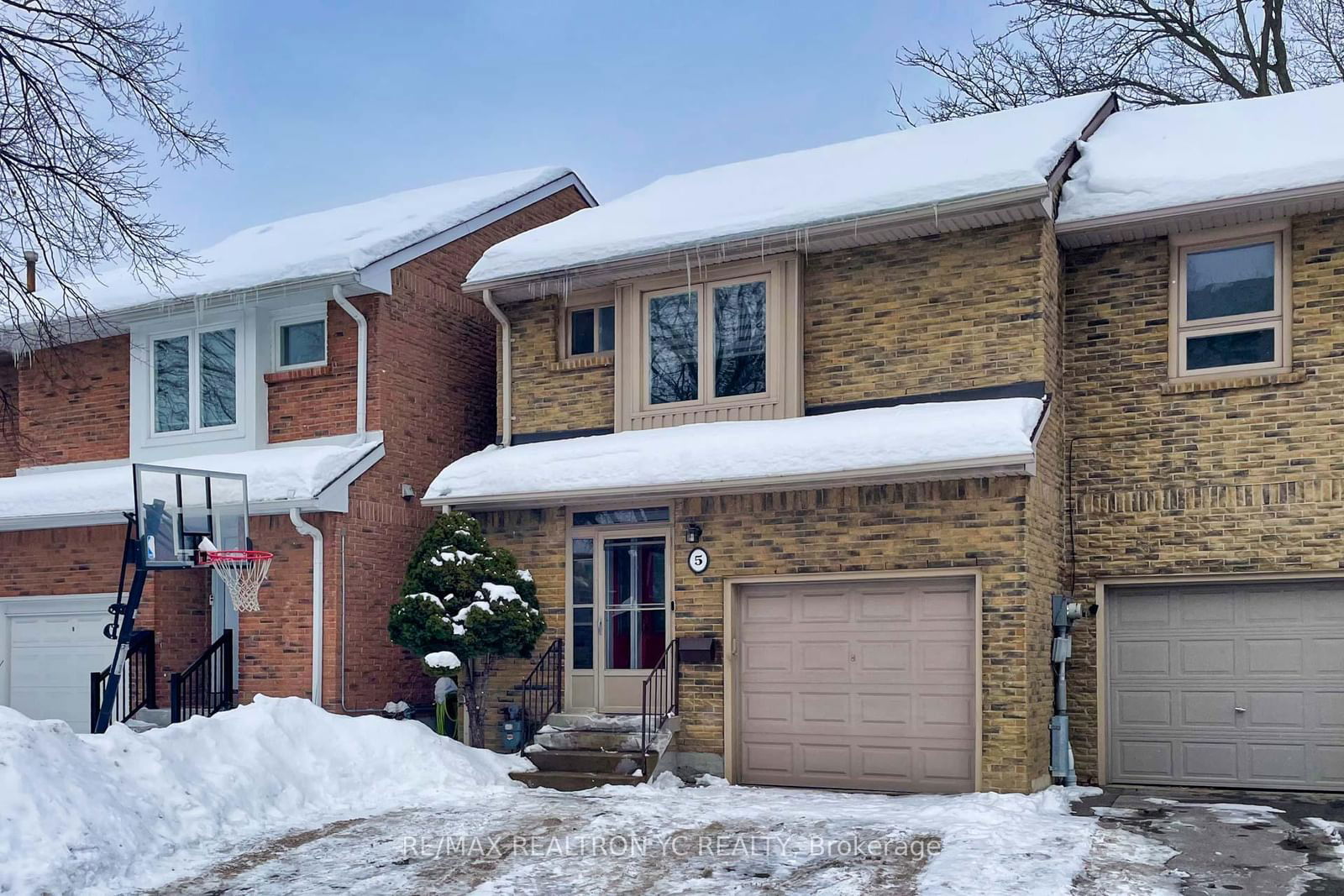 Semi-Detached House for sale at 5 Markburn Court, Toronto, Eringate-Centennial-West Deane, M9C 4Y6 - MLS: W11985338