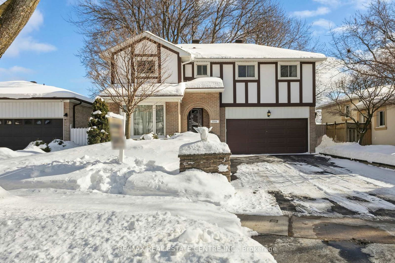 Detached House sold at 3566 Nadine Crescent, Mississauga, Mississauga Valleys, L5A 3L6 - MLS: W11985359