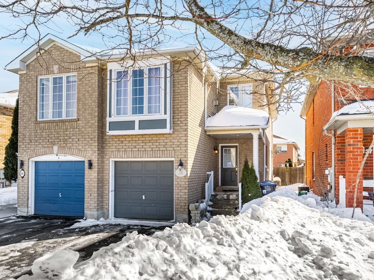 Semi-Detached House for sale at 35 Roadmaster Lane, Brampton, Fletcher's Meadow, L7A 3A7 - MLS: W11985497