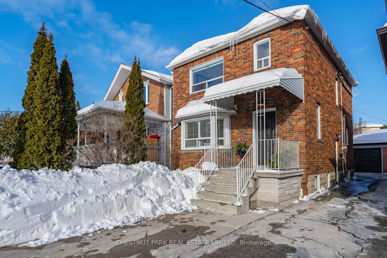 Detached House for sale at 39 Miranda Avenue, Toronto, Briar Hill-Belgravia, M6E 4G3 - MLS: W11985519