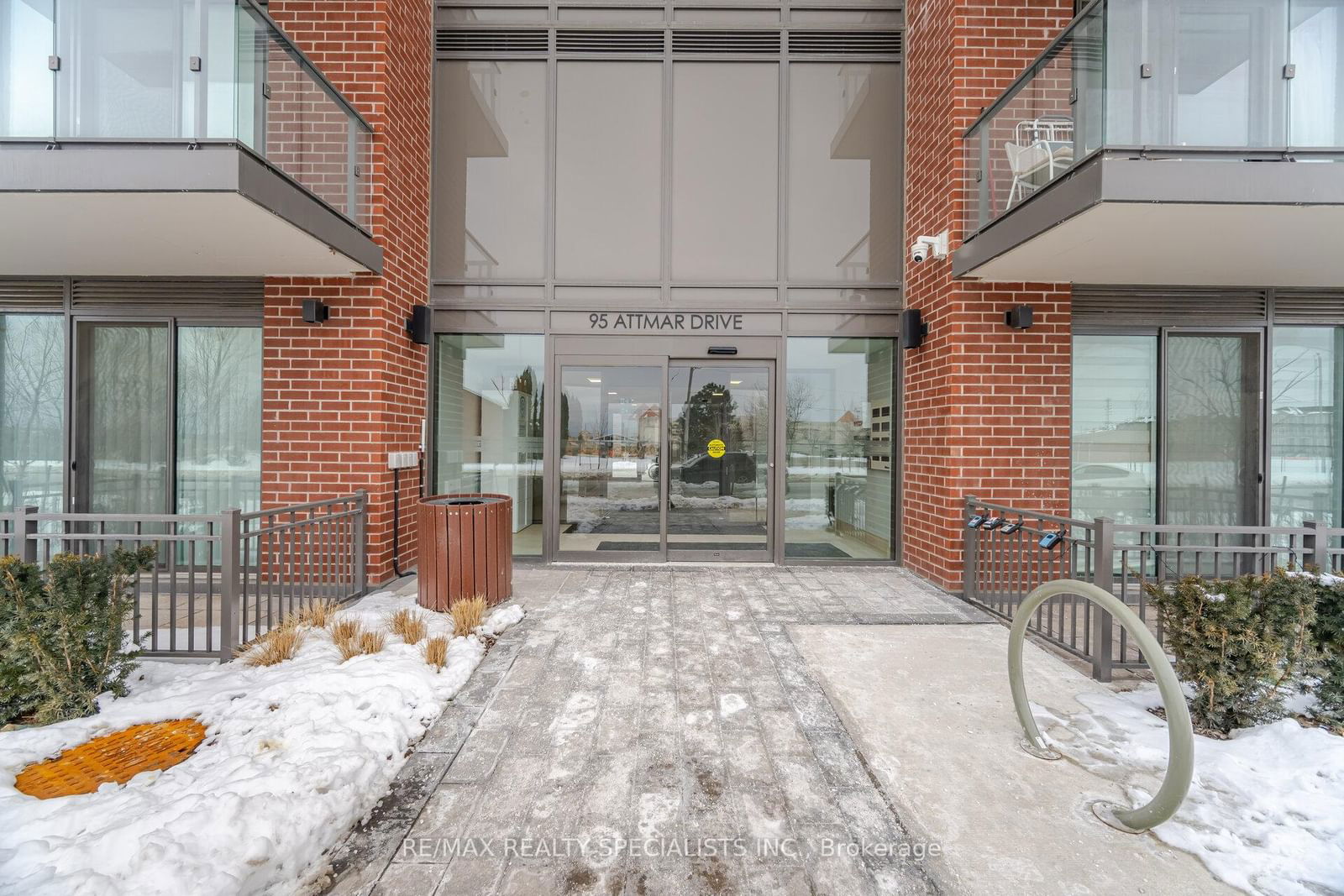 Condo for sale at 222-95 Attmar Drive, Brampton, Bram East, L6P 0Y6 - MLS: W11985657