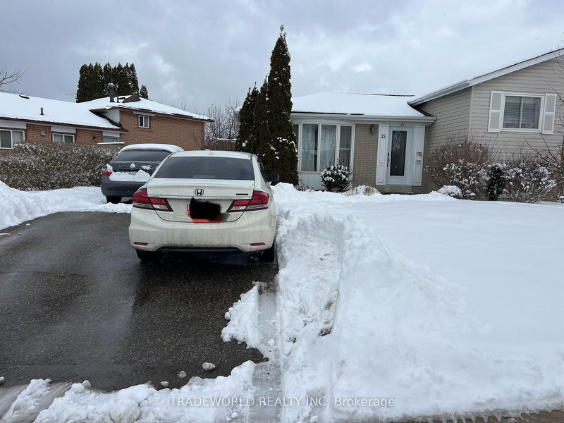 25 Secroft Cres, Toronto, M3N 1R5 | Image 2