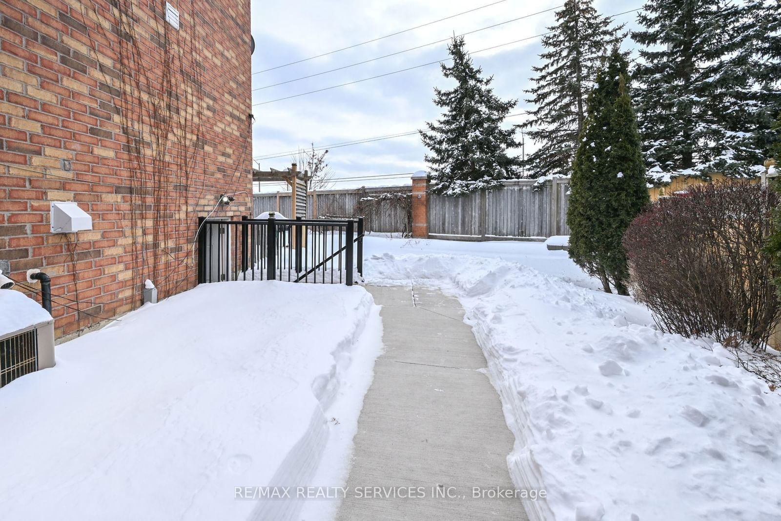 Detached House for lease at 42 Brambirch Crescent, Brampton, Northwest Sandalwood Parkway, L7A 1V1 - MLS: W11985724