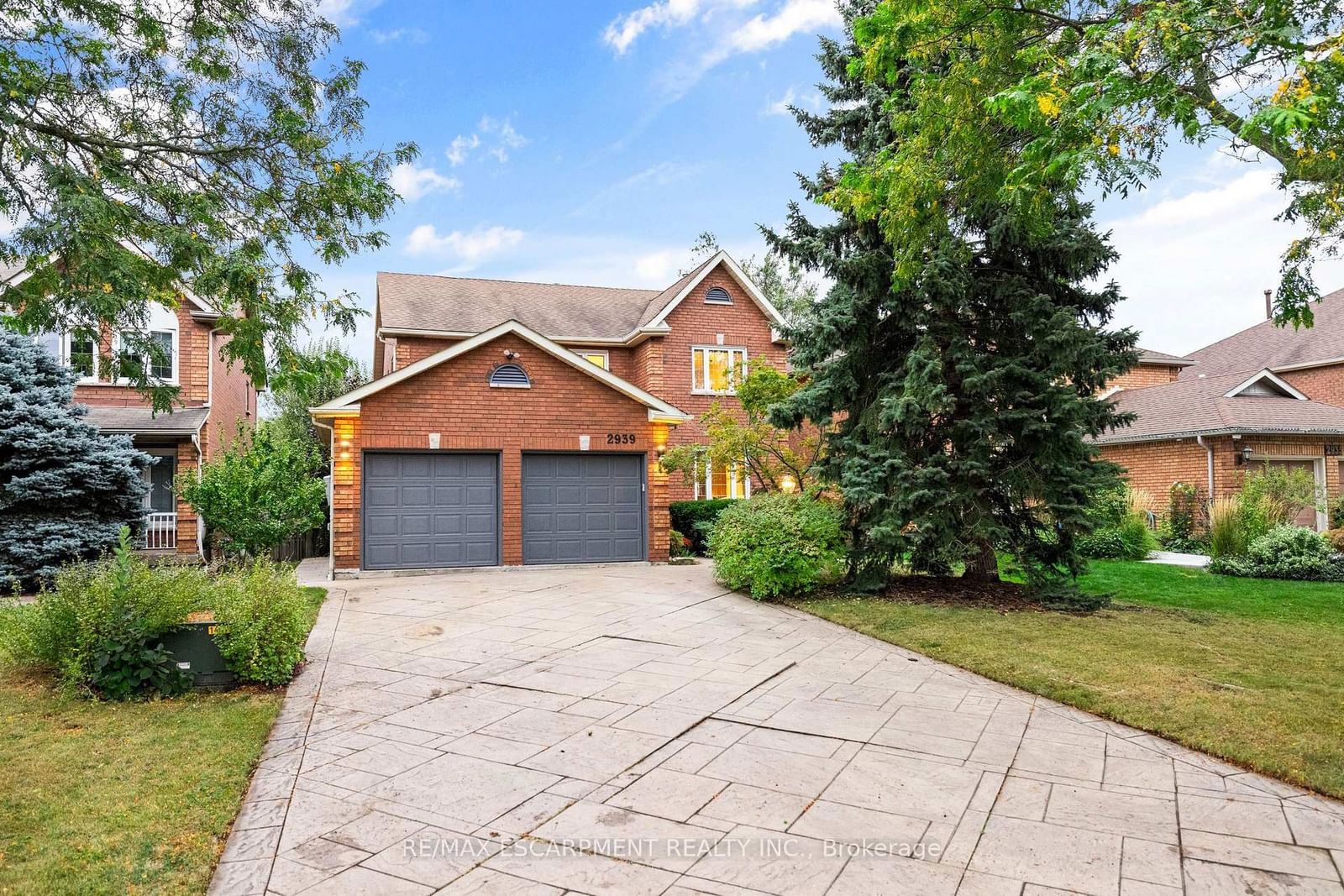 Detached House for sale at 2939 Harvey Crescent, Mississauga, Erin Mills, L5L 4V9 - MLS: W11985752