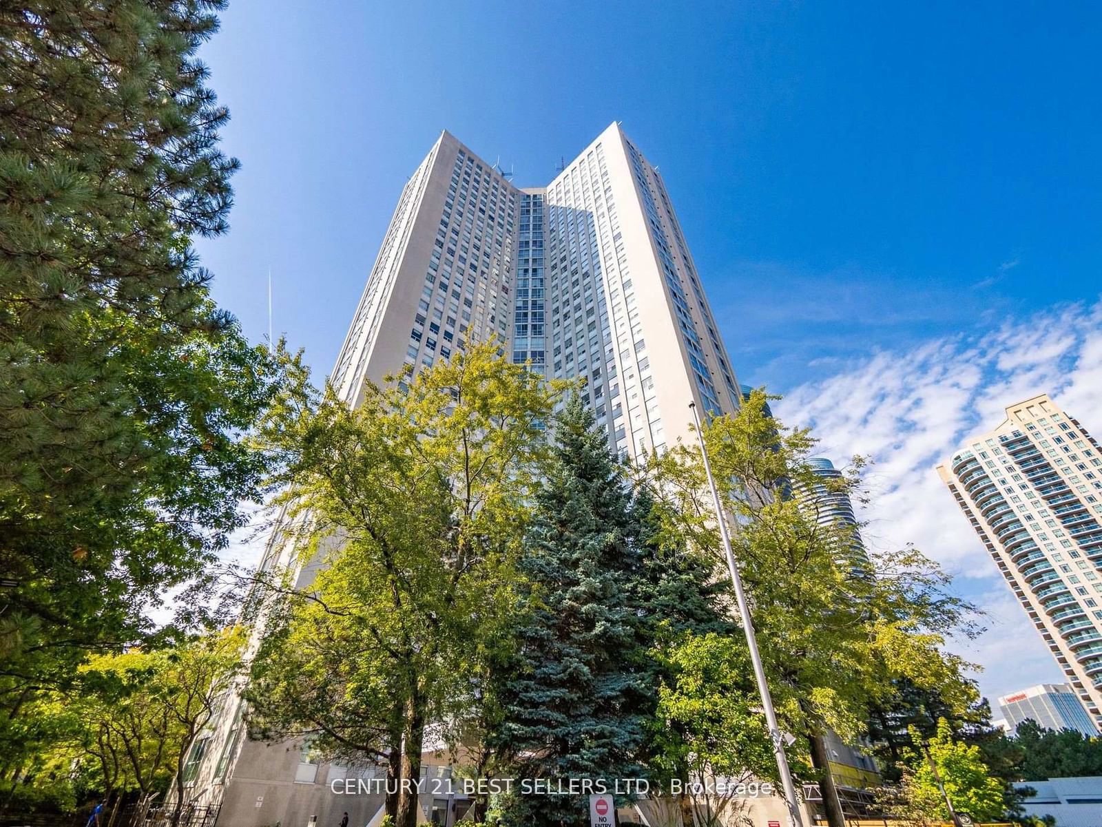 Condo for sale at 601-3650 Kaneff Crescent, Mississauga, Mississauga Valleys, L5A 4A1 - MLS: W11985885