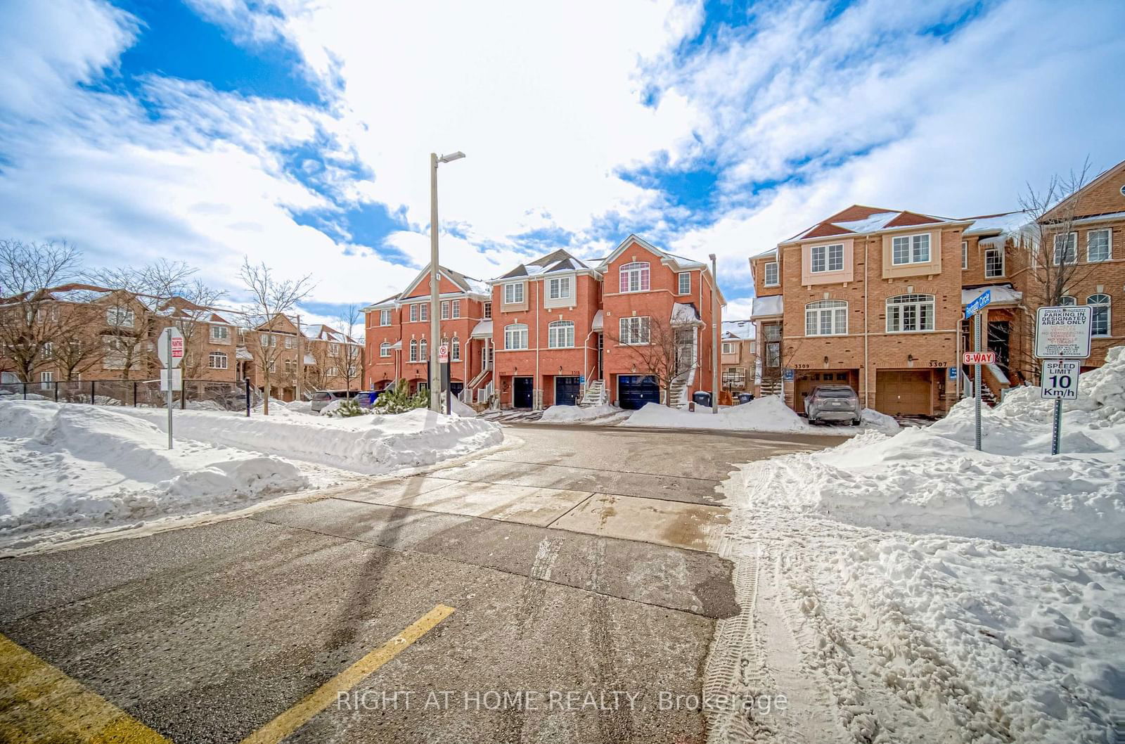 Townhouse for sale at 3319 Redpath Circle, Mississauga, Lisgar, L5N 8R4 - MLS: W11986017