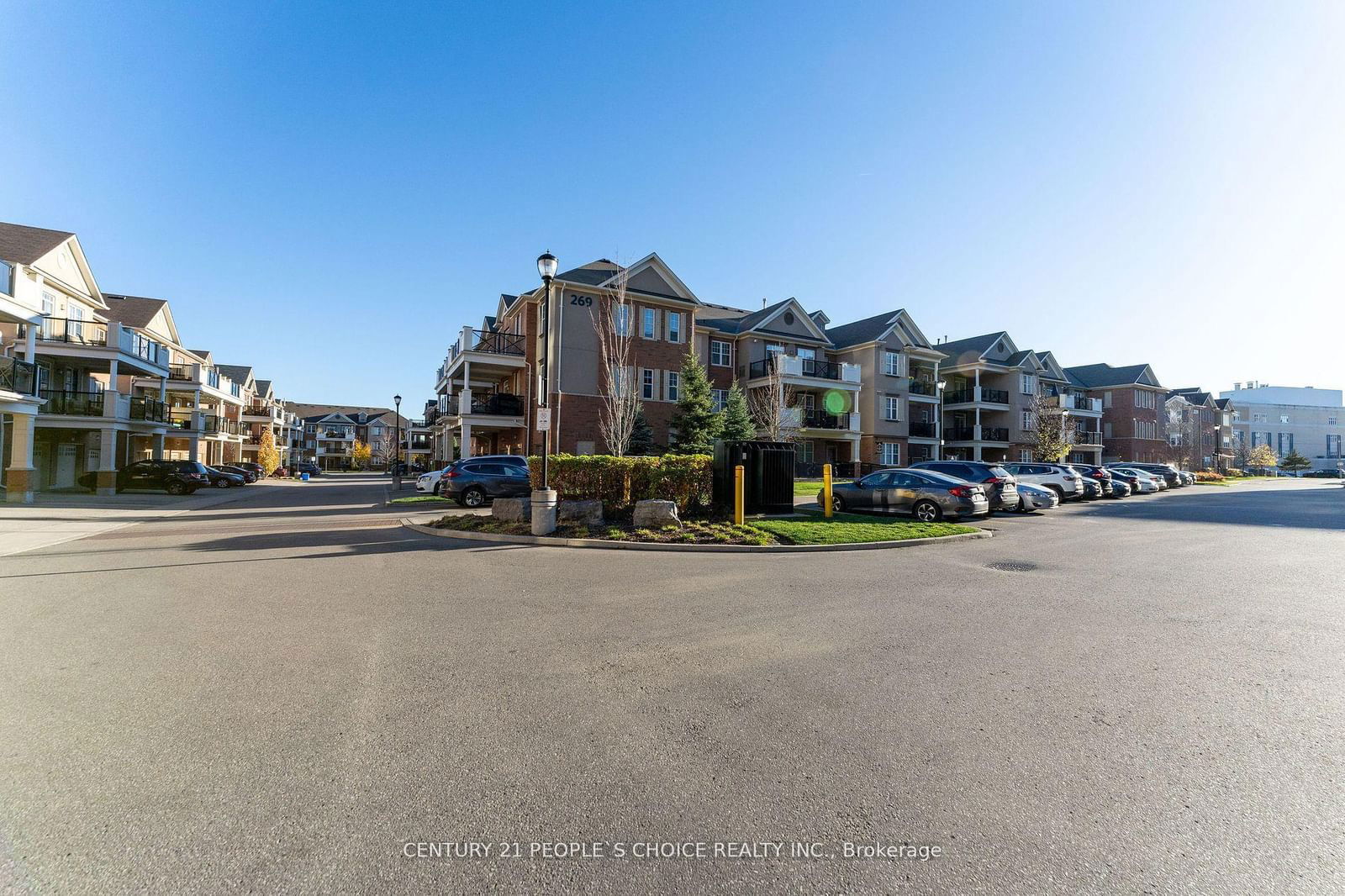 Townhouse for sale at 202-269 Georgian Drive, Oakville, Uptown Core, L6H 0L1 - MLS: W11986082