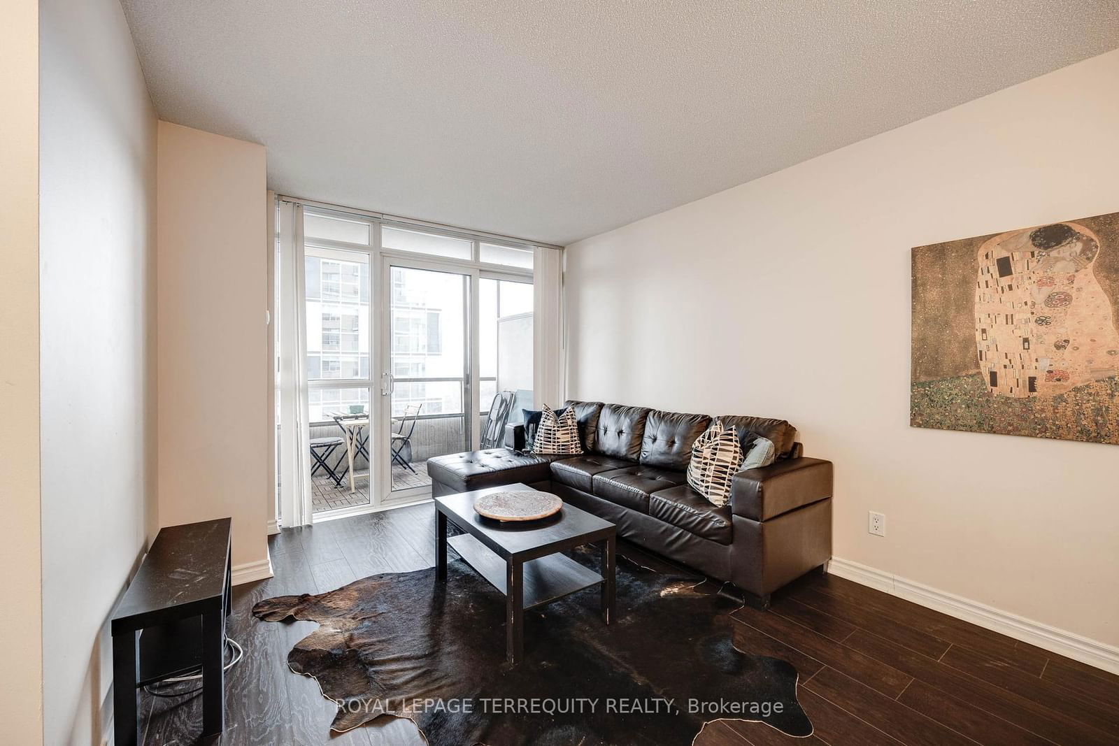 Condo for lease at 1915-5233 Dundas Street, Toronto, Islington-City Centre West, M9B 6M1 - MLS: W11986221