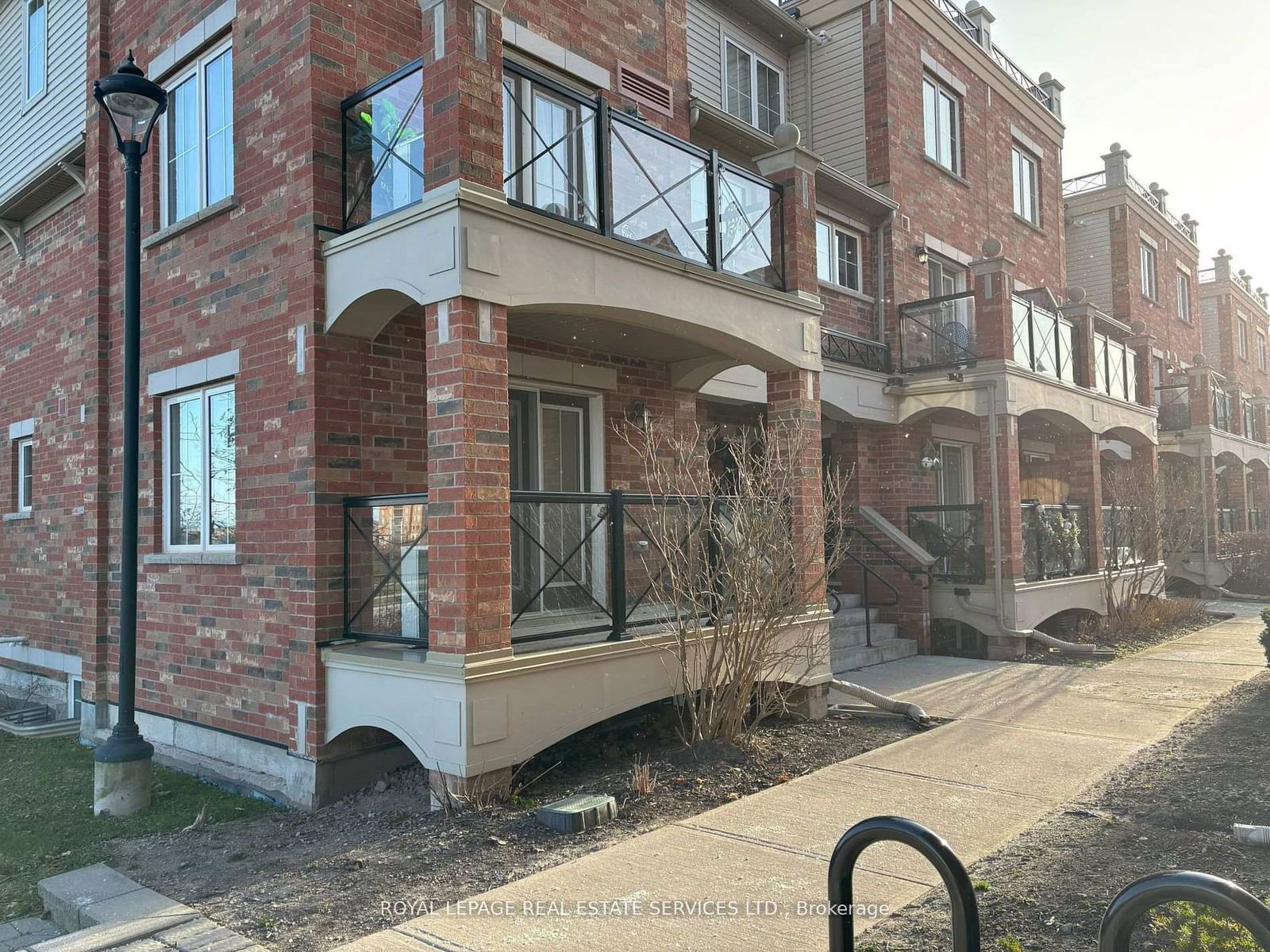 Townhouse for lease at 40-51 Hays Boulevard, Oakville, River Oaks, L6H 0J1 - MLS: W11986387