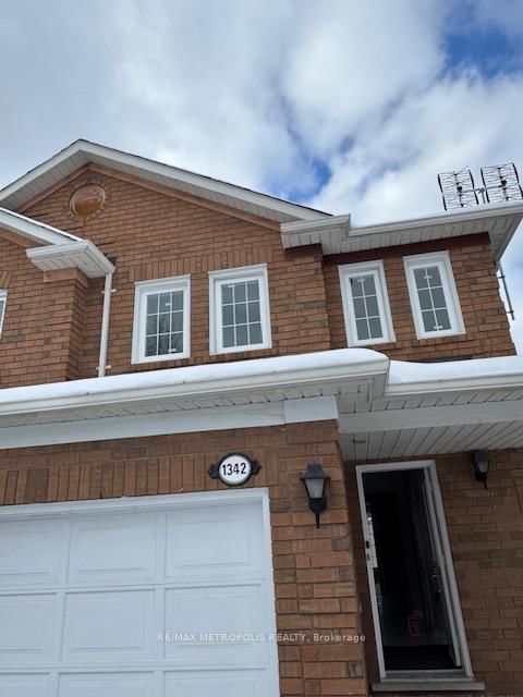 Semi-Detached House sold at 1342 Quest Circle, Mississauga, Meadowvale Village, L5N 8B6 - MLS: W11986430