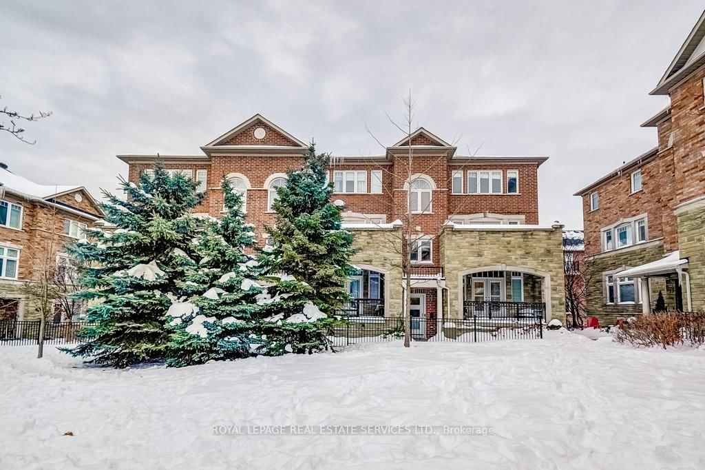 Townhouse for sale at 17 Clockwork Lane, Toronto, Stonegate-Queensway, M8Y 4H5 - MLS: W11986514