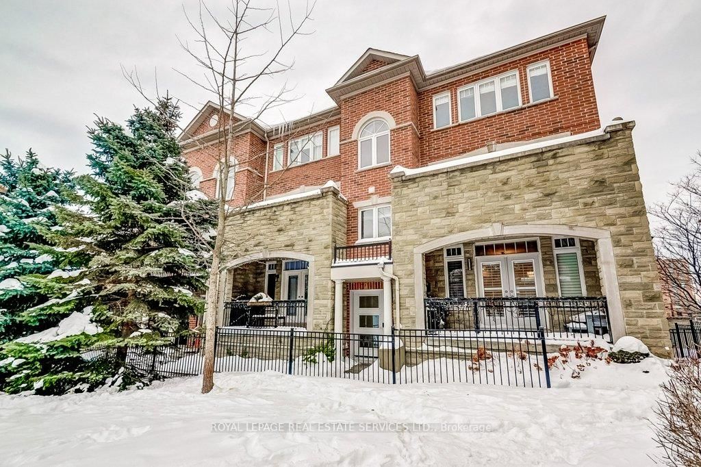 Townhouse for sale at 17 Clockwork Lane, Toronto, Stonegate-Queensway, M8Y 4H5 - MLS: W11986514