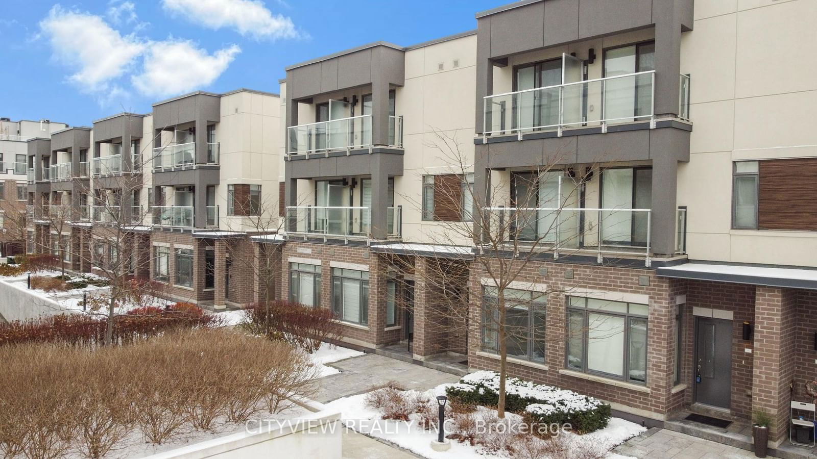 Townhouse for sale at 234-3074 Sixth Line, Oakville, Rural Oakville, L6M 4J9 - MLS: W11986635