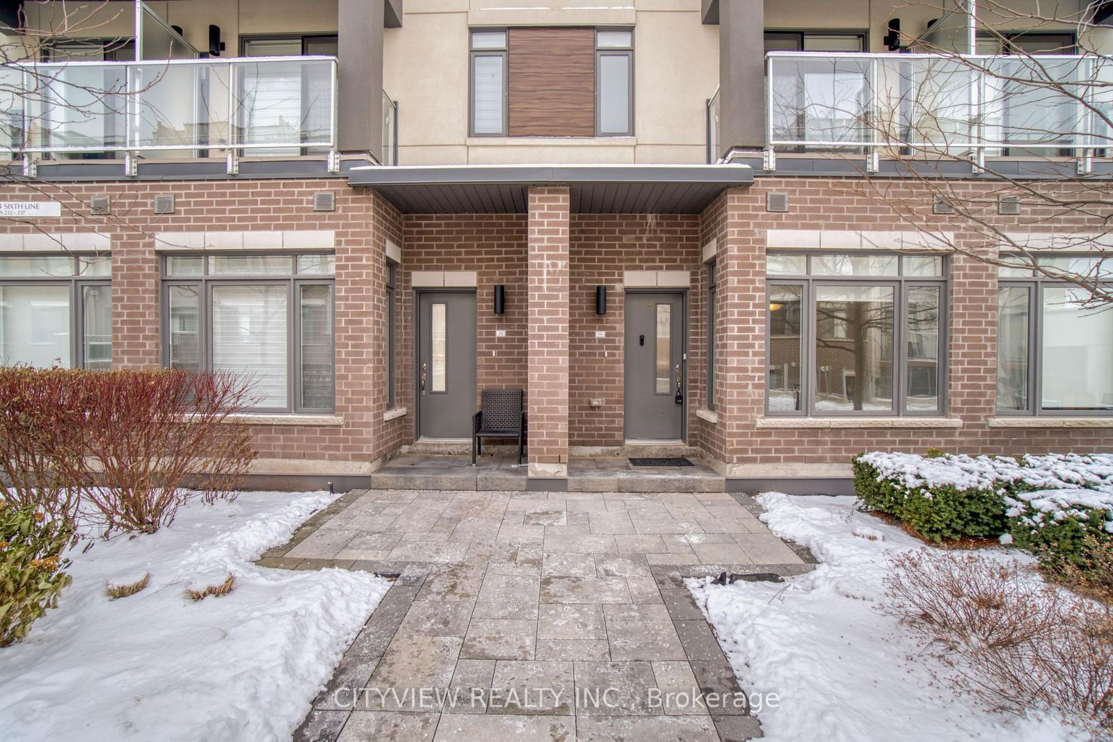 Townhouse for sale at 234-3074 Sixth Line, Oakville, Rural Oakville, L6M 4J9 - MLS: W11986635