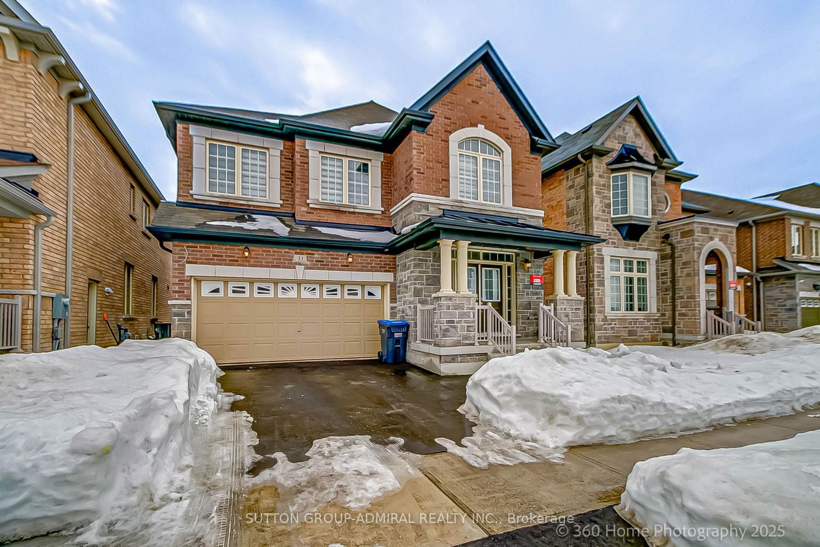 Detached House for sale at 33 Tiger Crescent, Brampton, Sandringham-Wellington, L6R 0C8 - MLS: W11986792