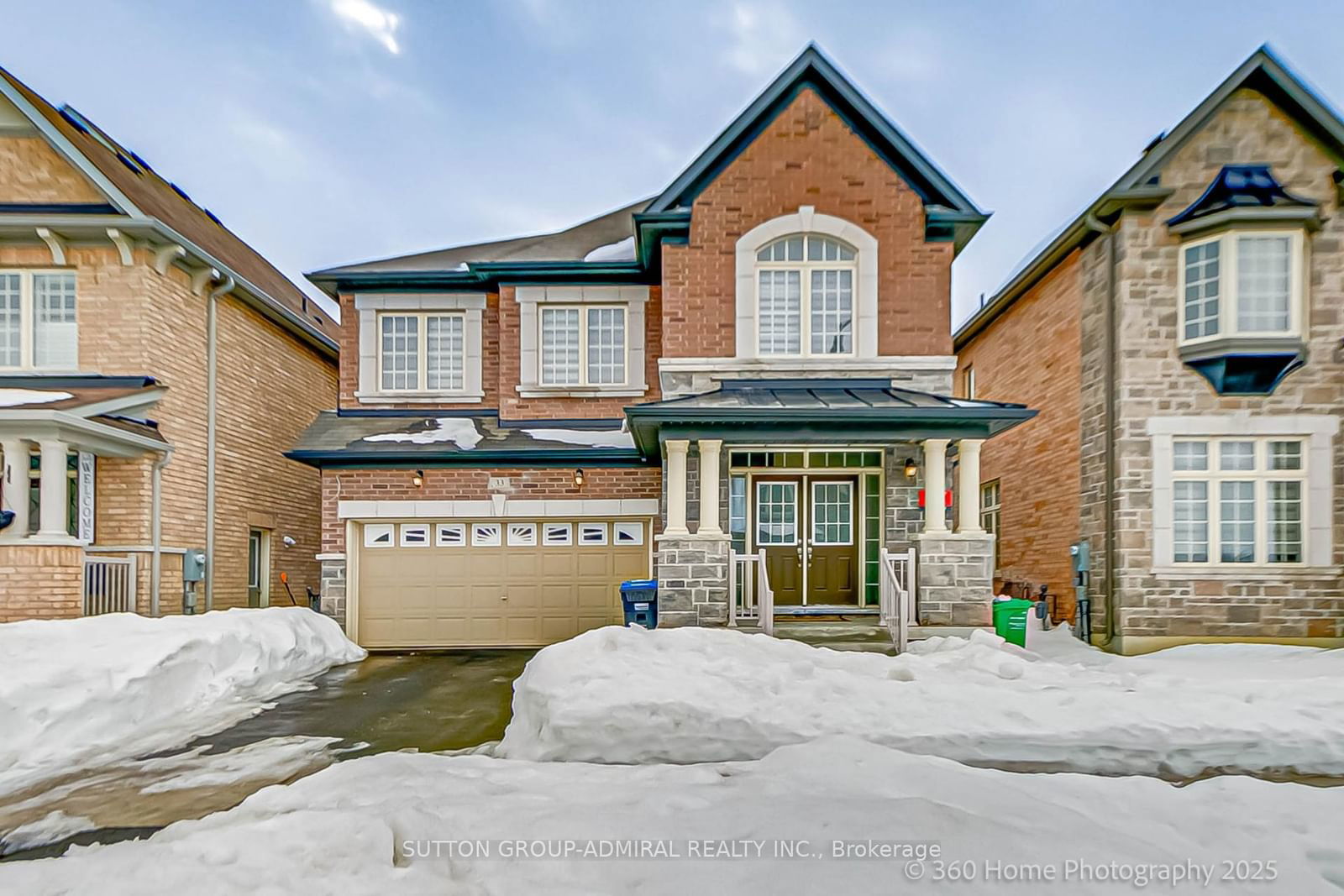 Detached House for sale at 33 Tiger Crescent, Brampton, Sandringham-Wellington, L6R 0C8 - MLS: W11986792