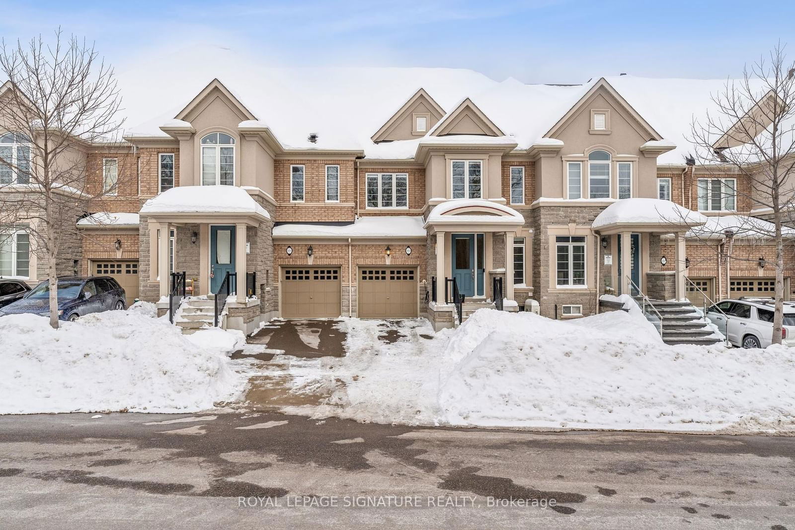 Townhouse for sale at 3453 Fourth Line, Oakville, Rural Oakville, L6M 1N8 - MLS: W11986807