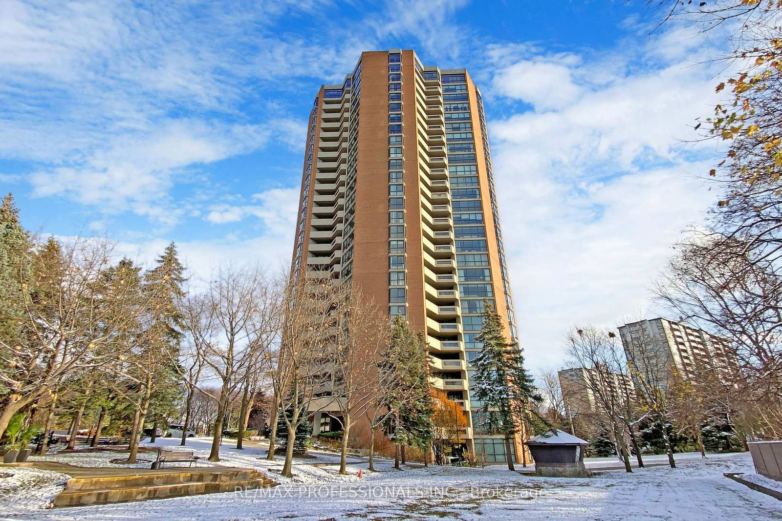 Condo for sale at 2611-2000 Islington Avenue, Toronto, Kingsview Village-The Westway, M9P 3S7 - MLS: W11986836