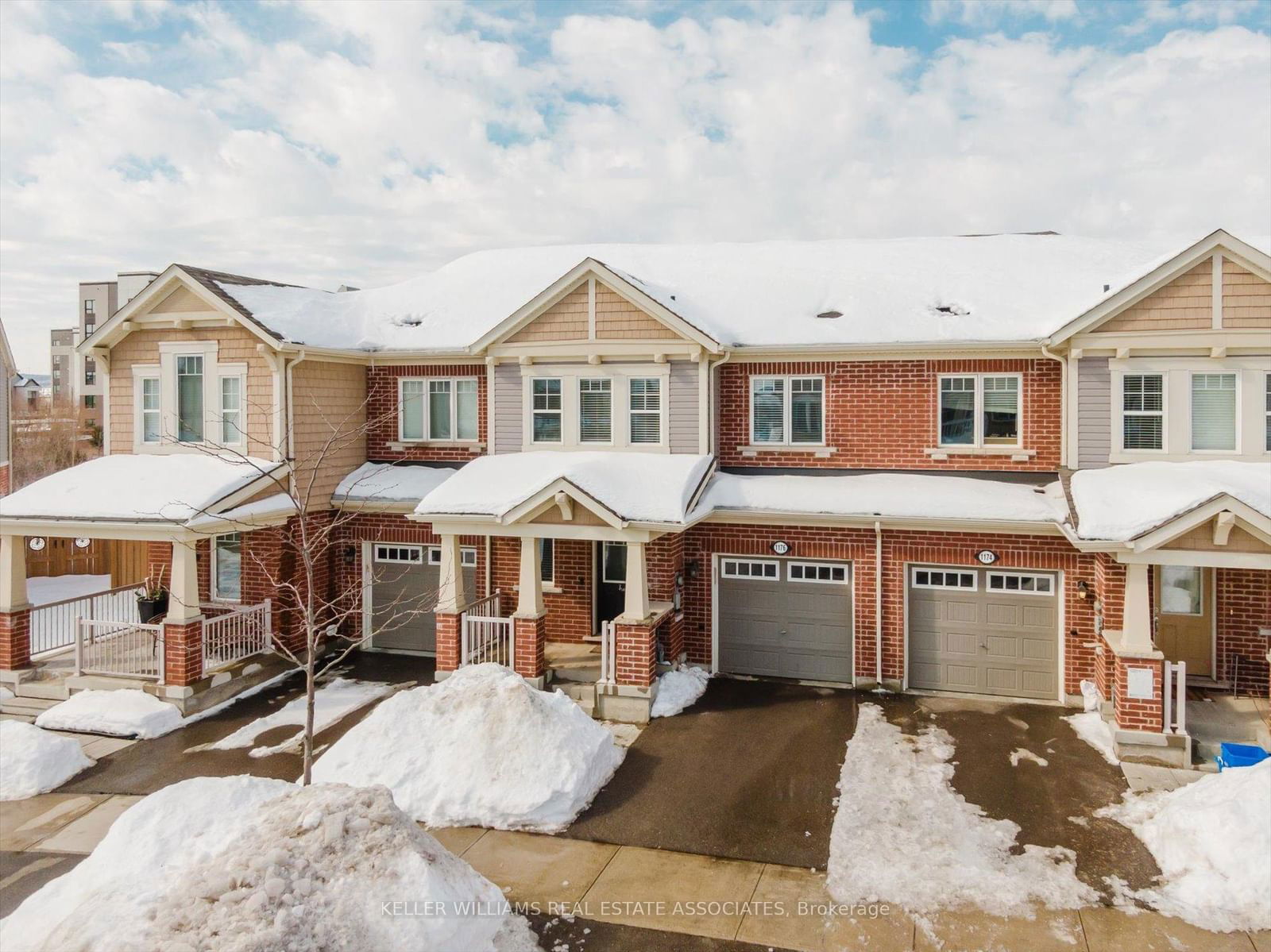 Townhouse sold at 1176 Duignan Crescent, Milton, FO Ford, L9E 1C2 - MLS: W11986946