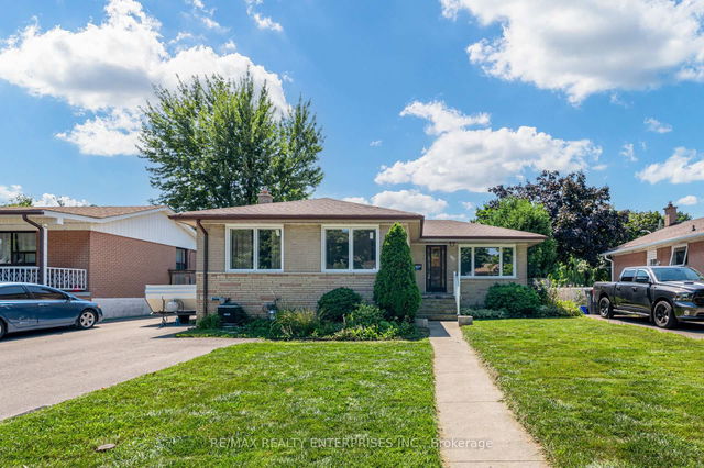 108 Corby Crescent