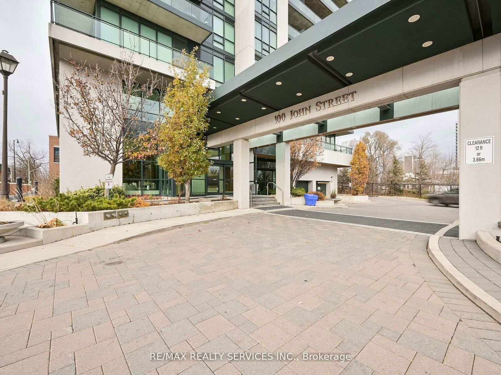 Condo for lease at 405-100 John Street, Brampton, Downtown Brampton, L6W 0A8 - MLS: W11987244