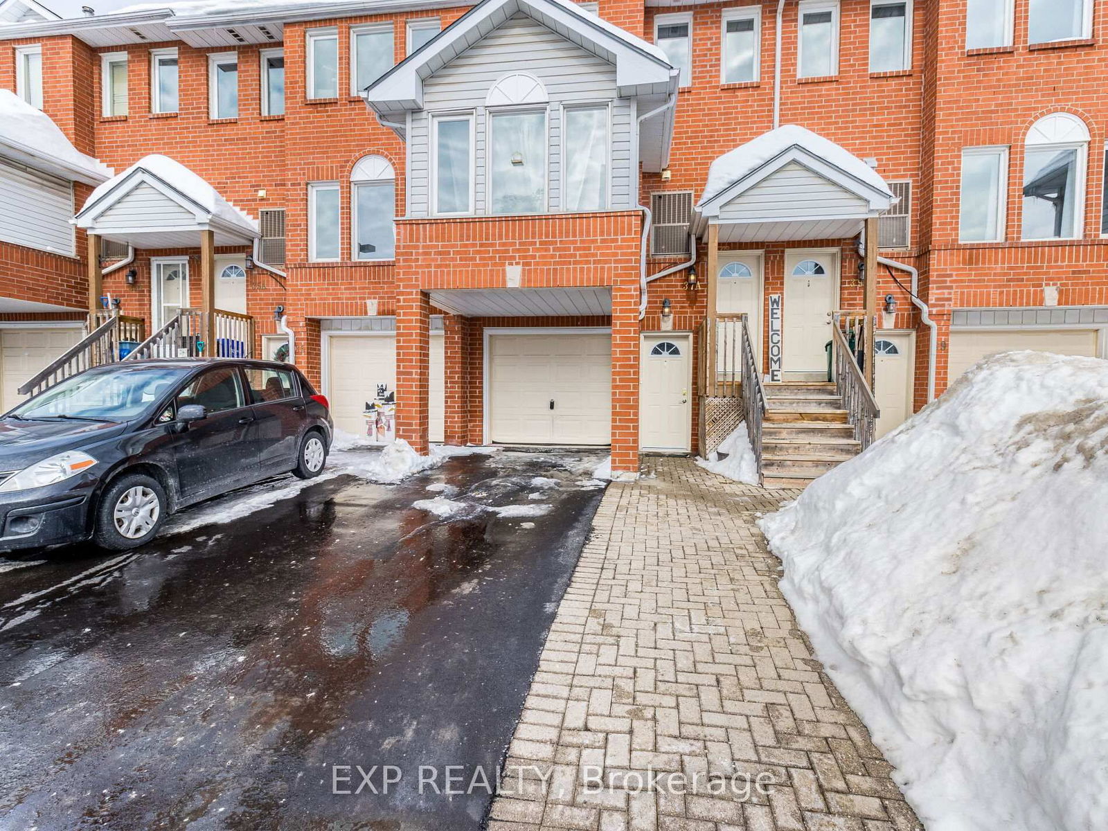 Townhouse for sale at 38-37 Wylie Circle, Halton Hills, Georgetown, L7G 5M1 - MLS: W11987313