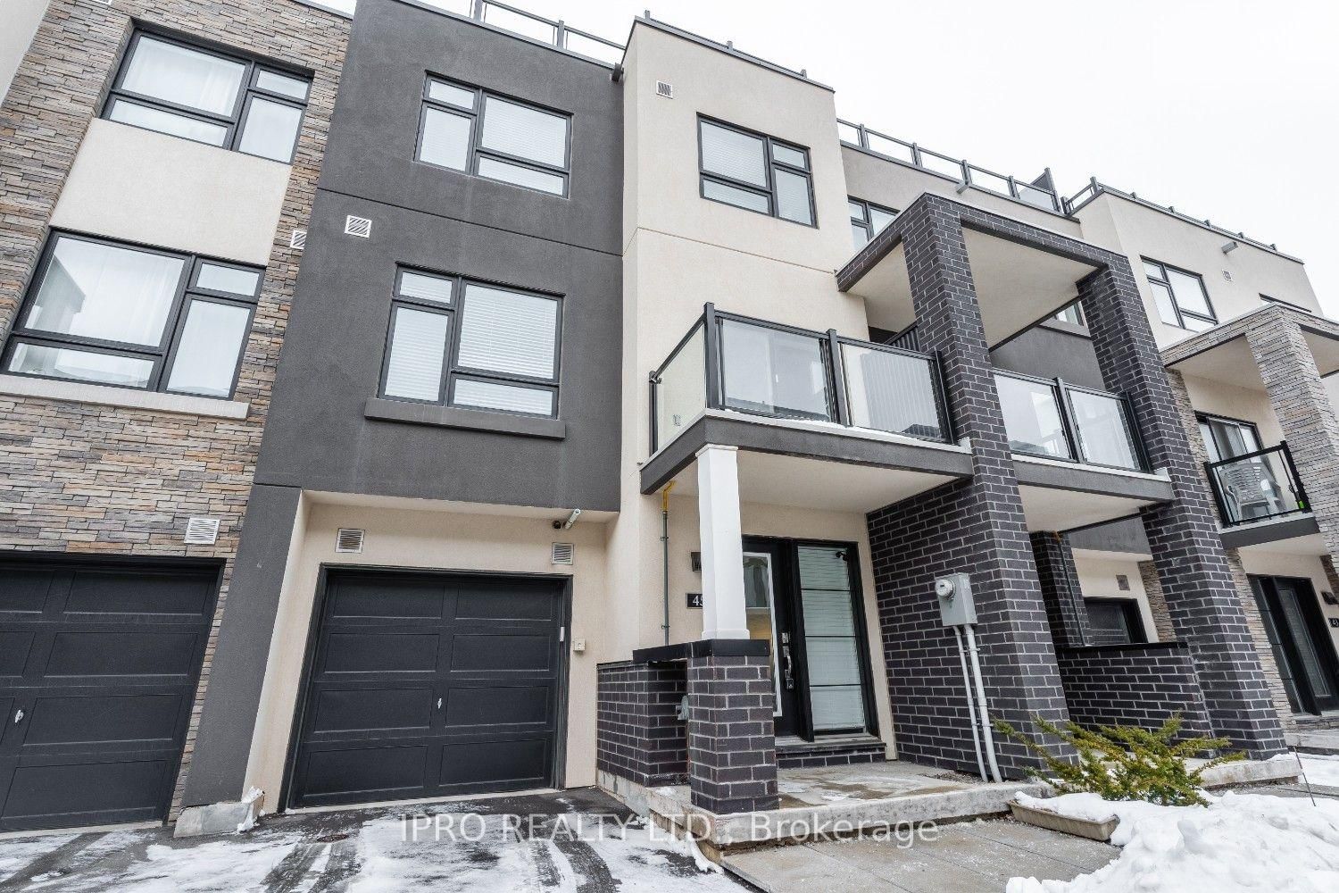 Townhouse sold at 45-1121 Cooke Boulevard, Burlington, LaSalle, L7T 4A8 - MLS: W11987327