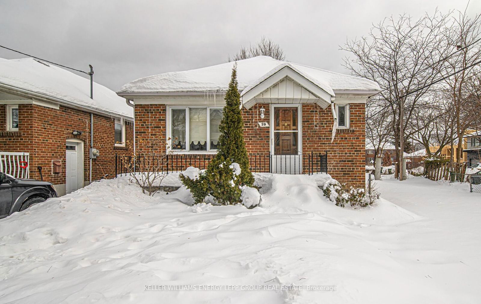 Detached House sold at 29 Parker Avenue, Toronto, Stonegate-Queensway, M8Z 4L7 - MLS: W11987332