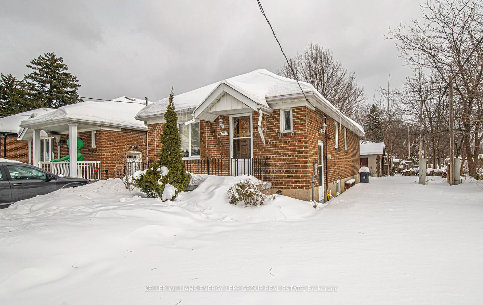 Detached House sold at 29 Parker Avenue, Toronto, Stonegate-Queensway, M8Z 4L7 - MLS: W11987332