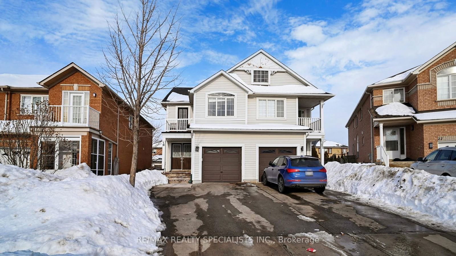 Semi-Detached House for sale at 18 Weather Vane Lane, Brampton, Fletcher's Creek Village, L6X 4R5 - MLS: W11987427