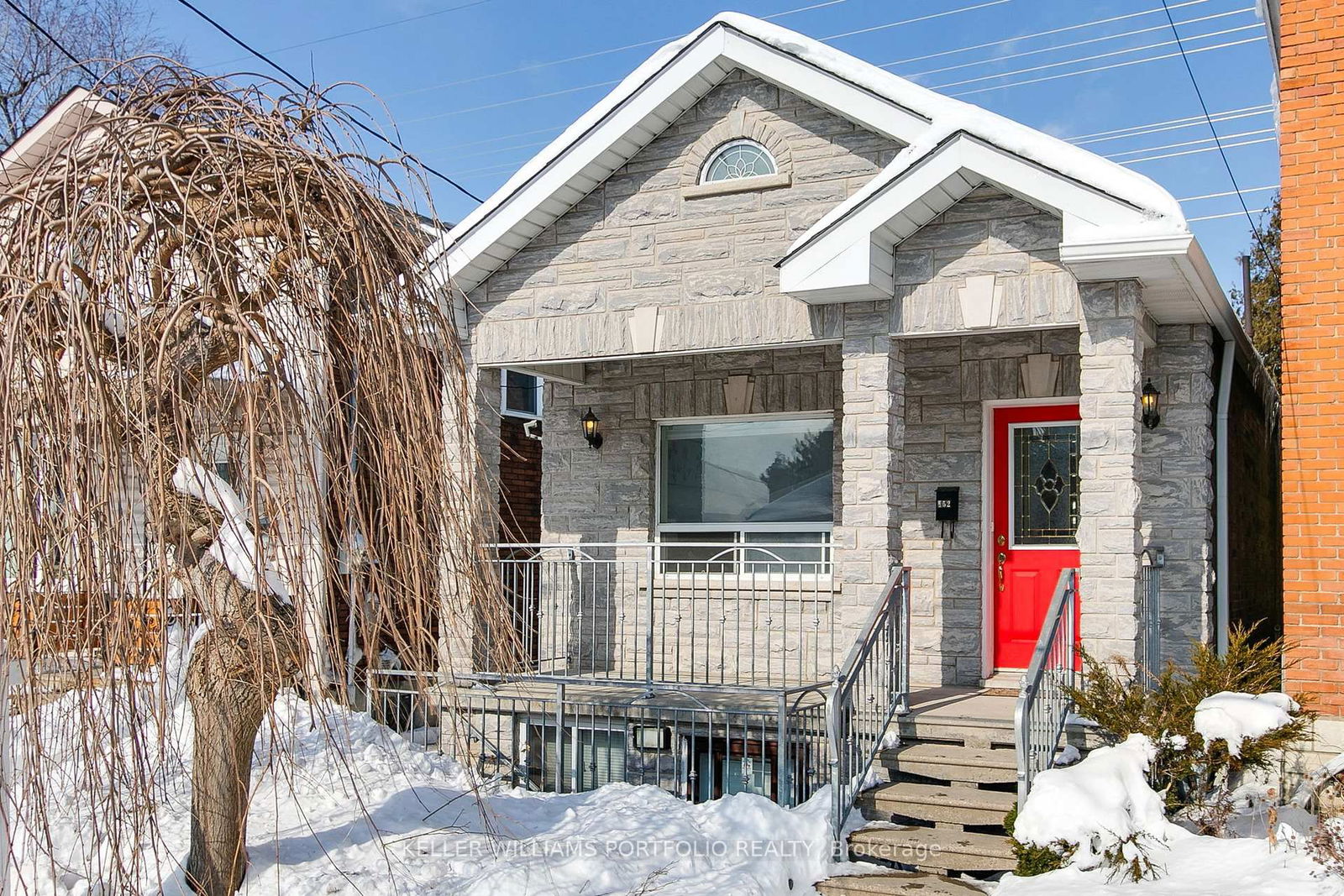 Detached House sold at 152 Eileen Avenue, Toronto, Rockcliffe-Smythe, M6N 1W1 - MLS: W11987487