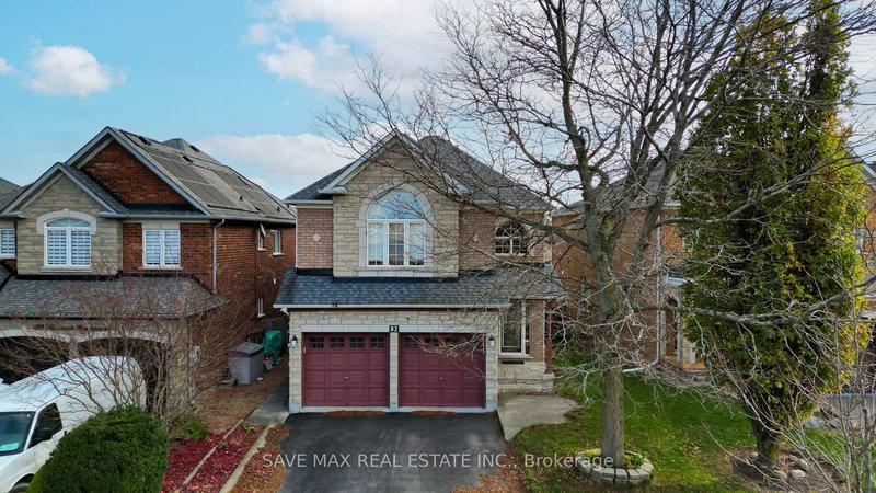 82 Belmont Blvd, Halton Hills, L7G 6E7 | Image 2