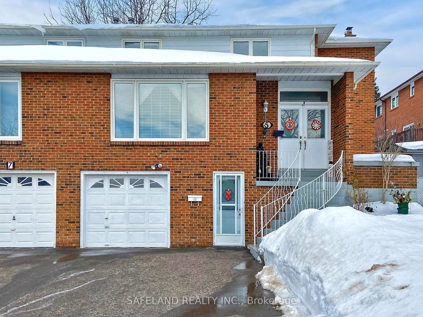 Semi-Detached House for sale at 5 Circuit Court, Toronto, York University Heights, M3J 3B5 - MLS: W11987700