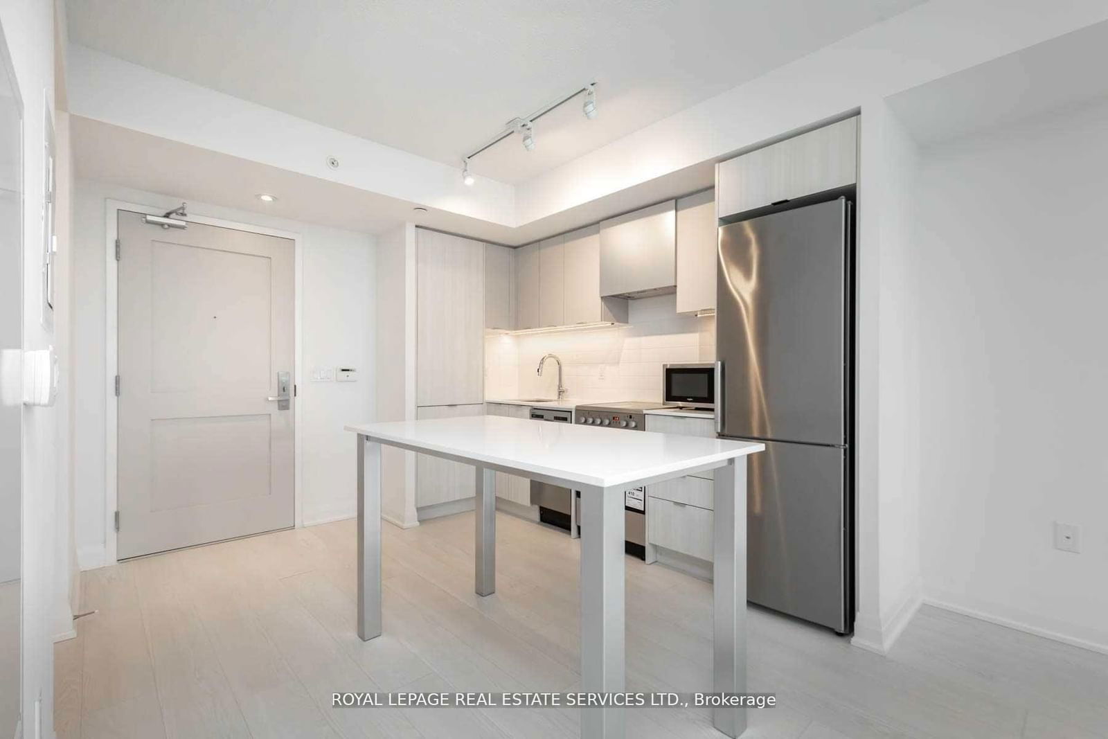 Condo for lease at 826-26 Gibbs Road, Toronto, Islington-City Centre West, M9B 6L6 - MLS: W11987780