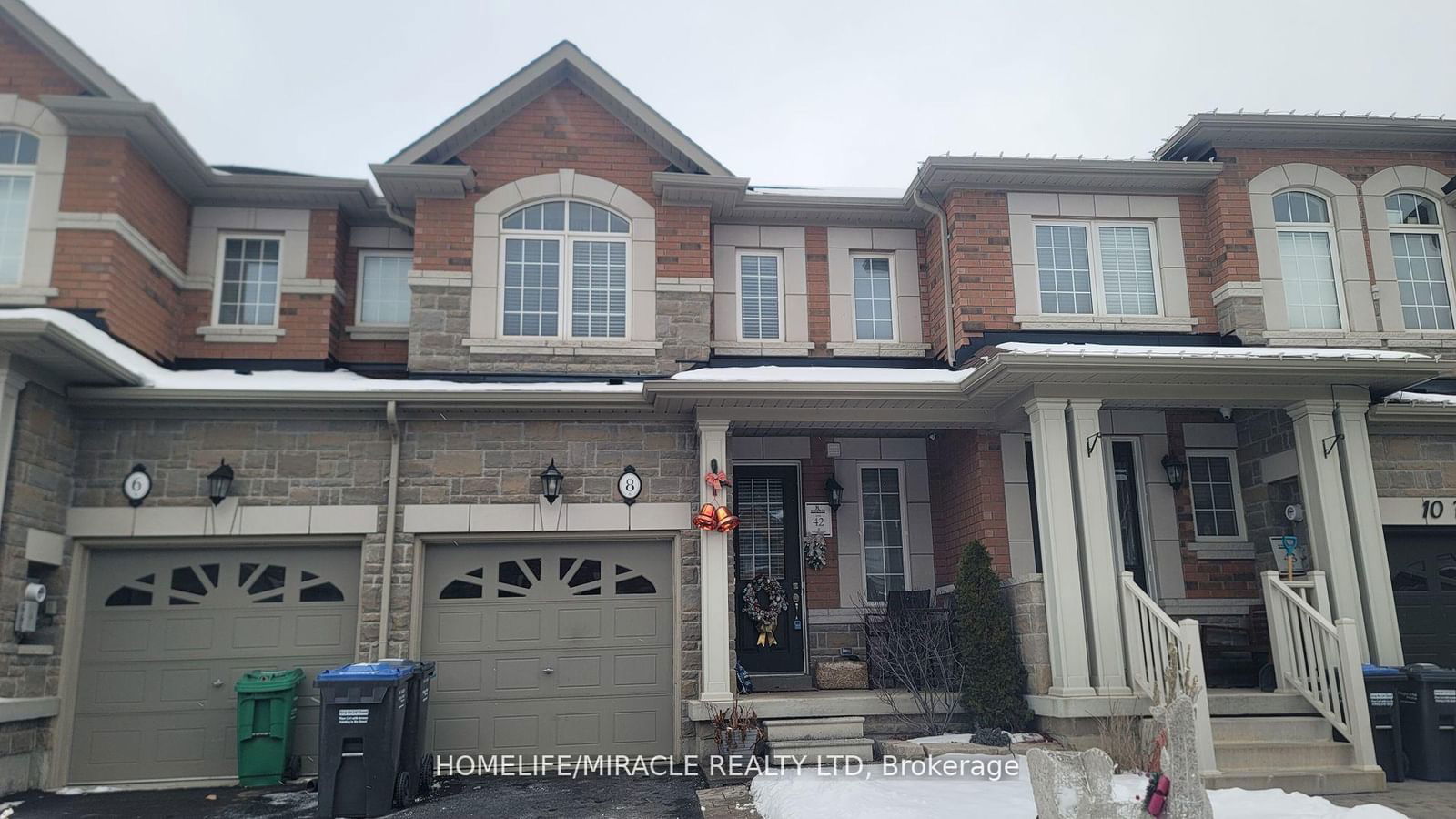 Townhouse for lease at 8 Foliage Drive, Brampton, Bram West, L7A 4M6 - MLS: W11987787