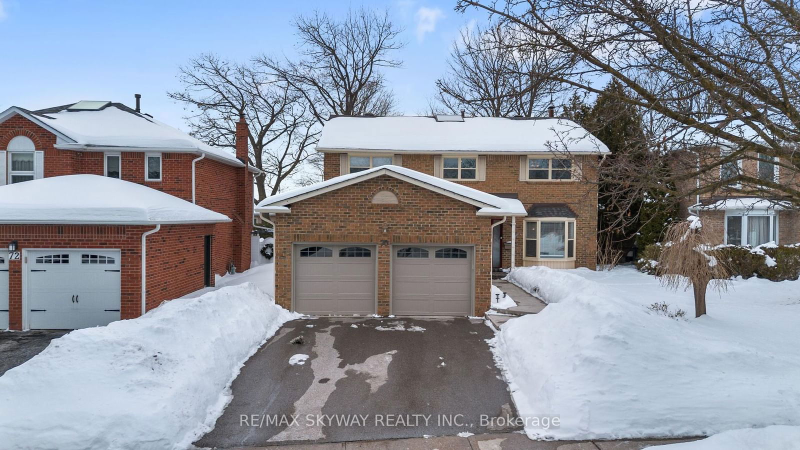 Detached House for sale at 70 Barr Crescent, Brampton, Heart Lake East, L6Z 3E2 - MLS: W11987916